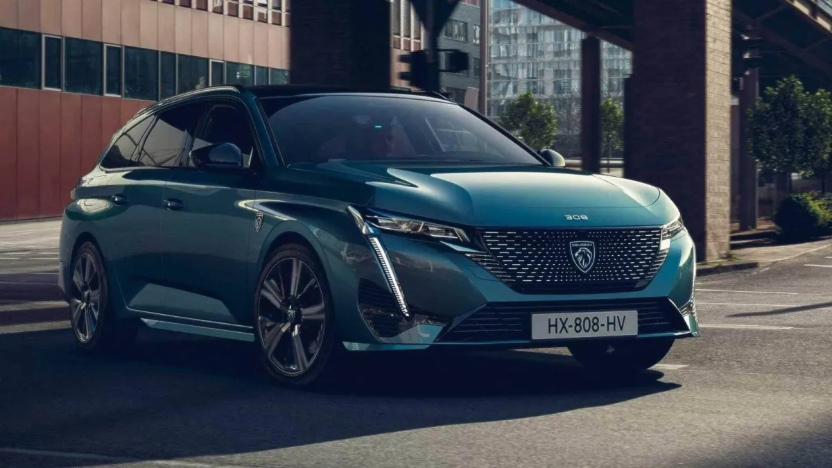 تقلد «بيجو» جائزة تصميم السيارات بطراز «بيجو 308»