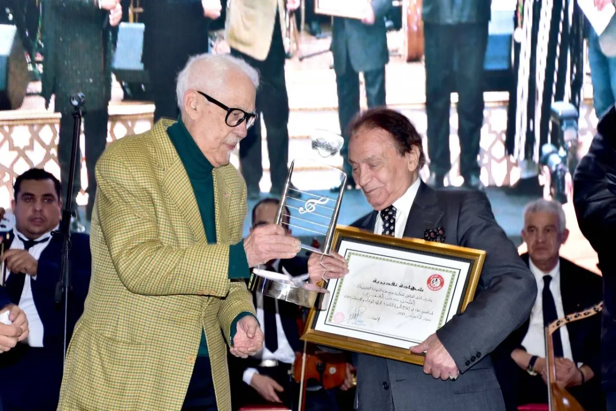 لحظة تكريم  الملحن حسن القدميري - الصورة خاصة بـ"سيدتي"- تصوير- محمد بلميلود