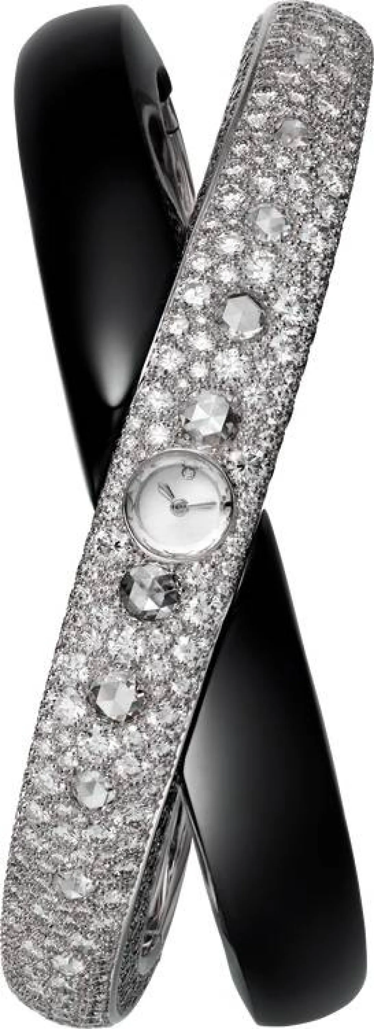 ساعة مرصعة بحجر اليشم الأسود من كارتييه