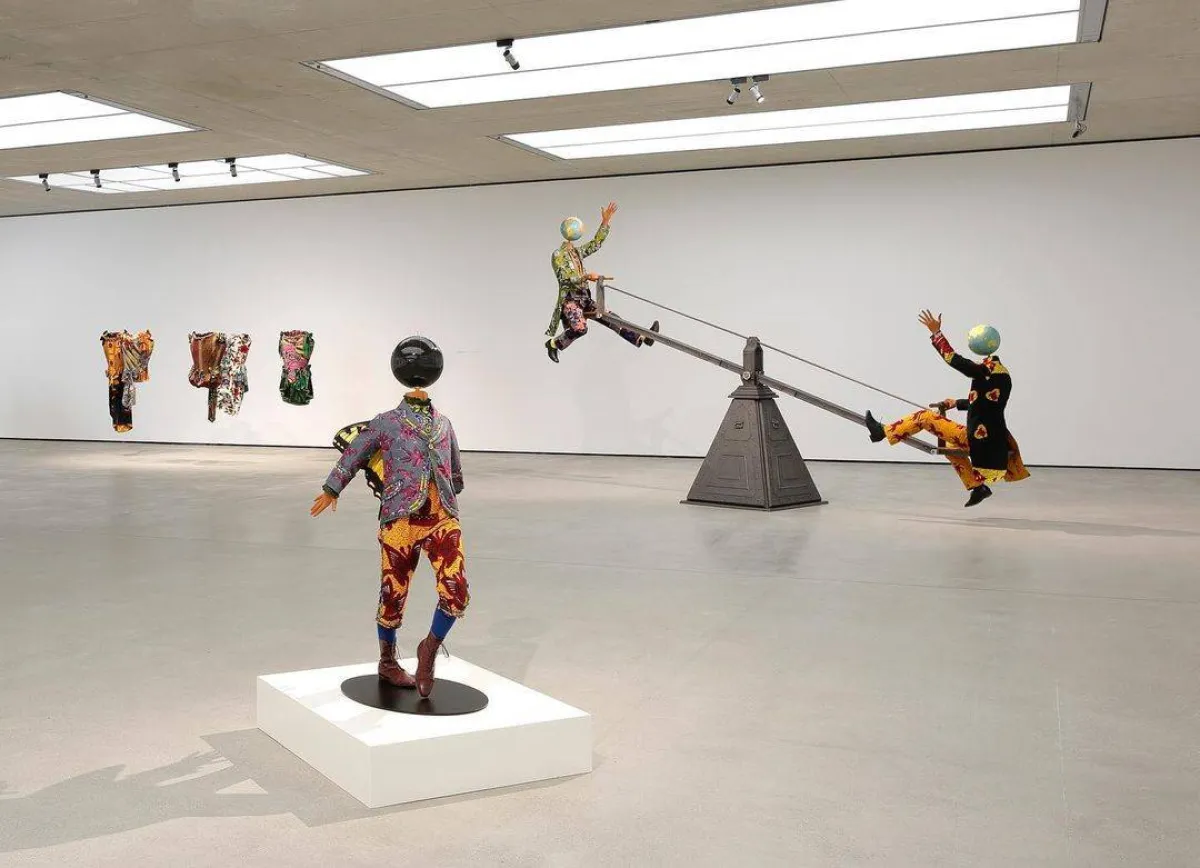 أعمال الأمريكي النيجيري ينكا شونيبار