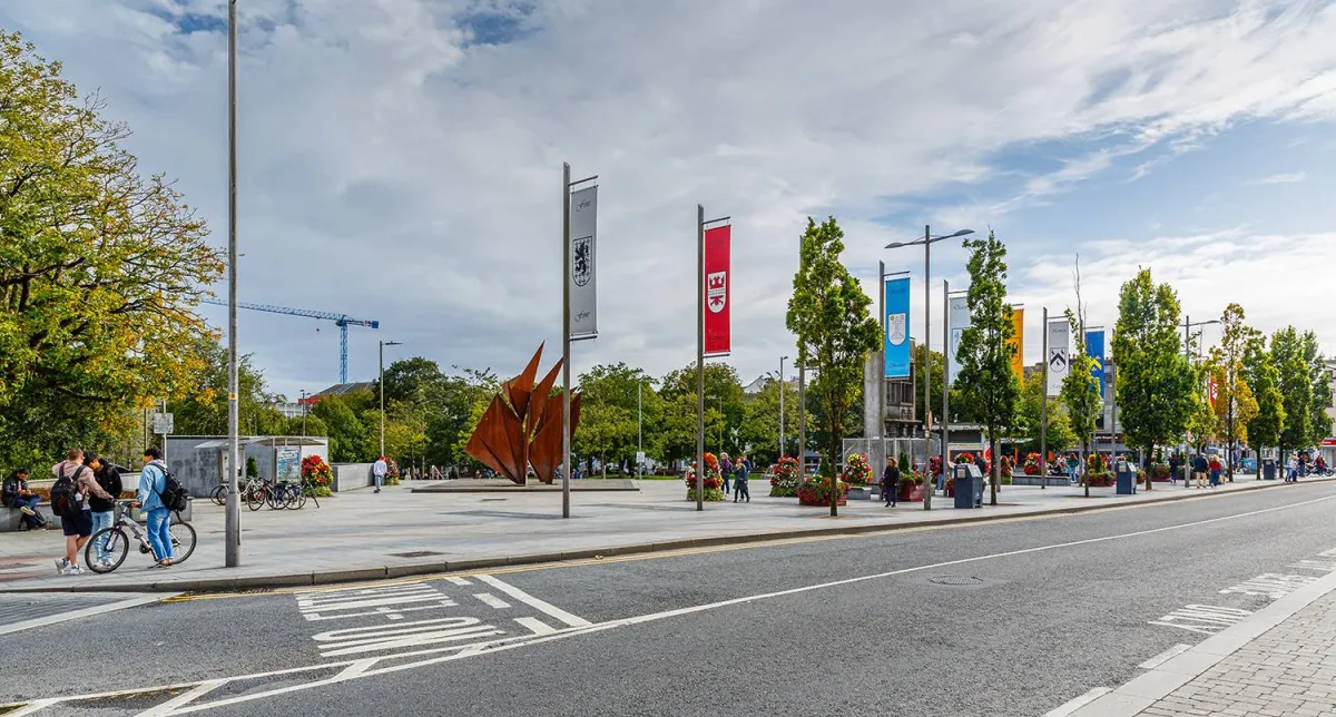 جانب من ساحة آير التاريخية