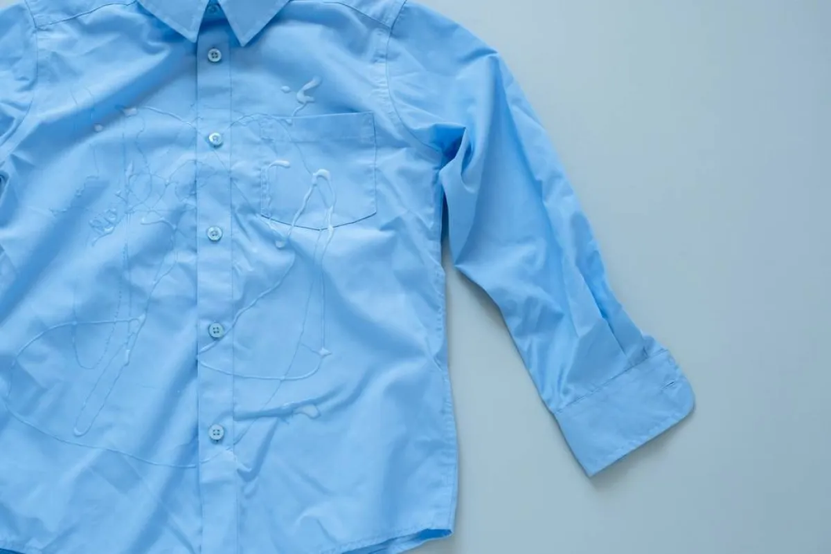 إزالة الغراء من الملابس