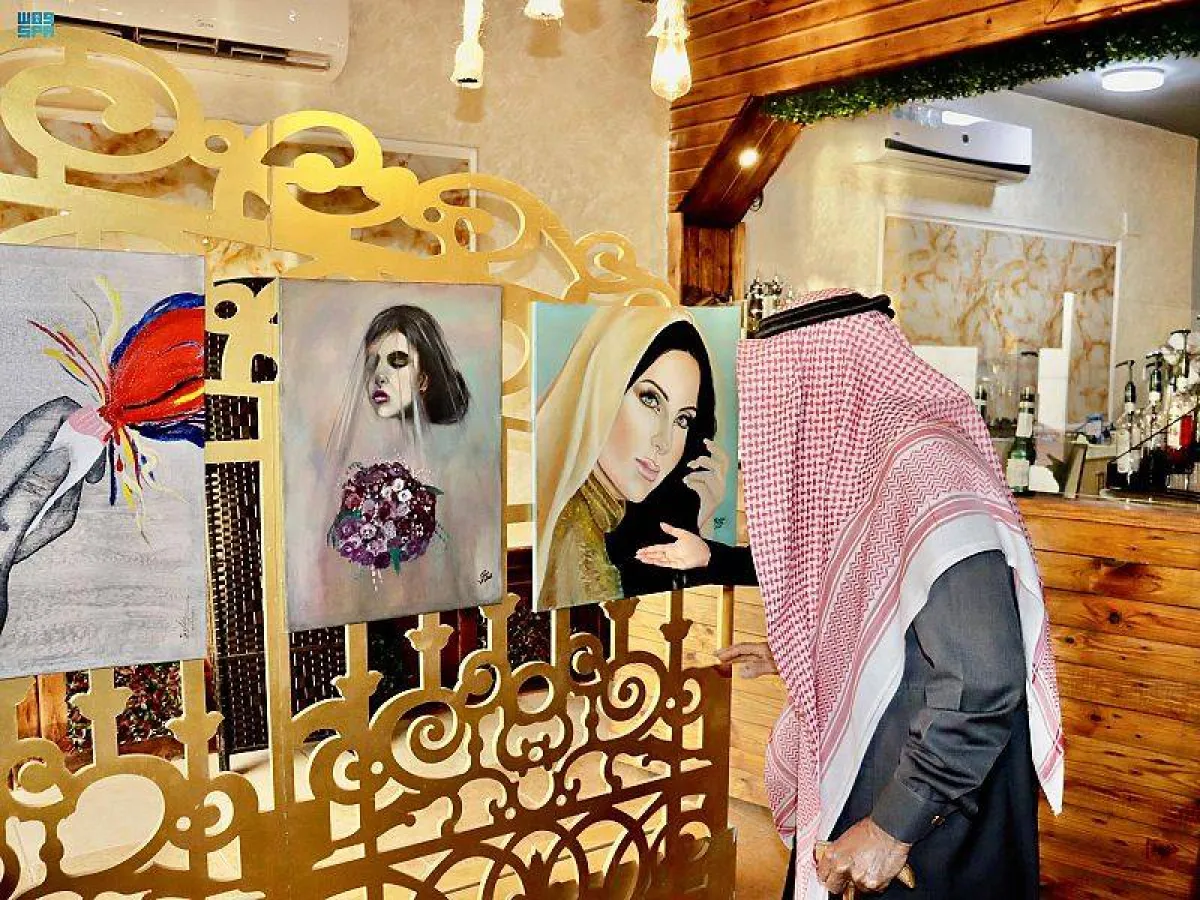 إبداع فناني المملكة في الفن التشكيلي - الصورة من واس