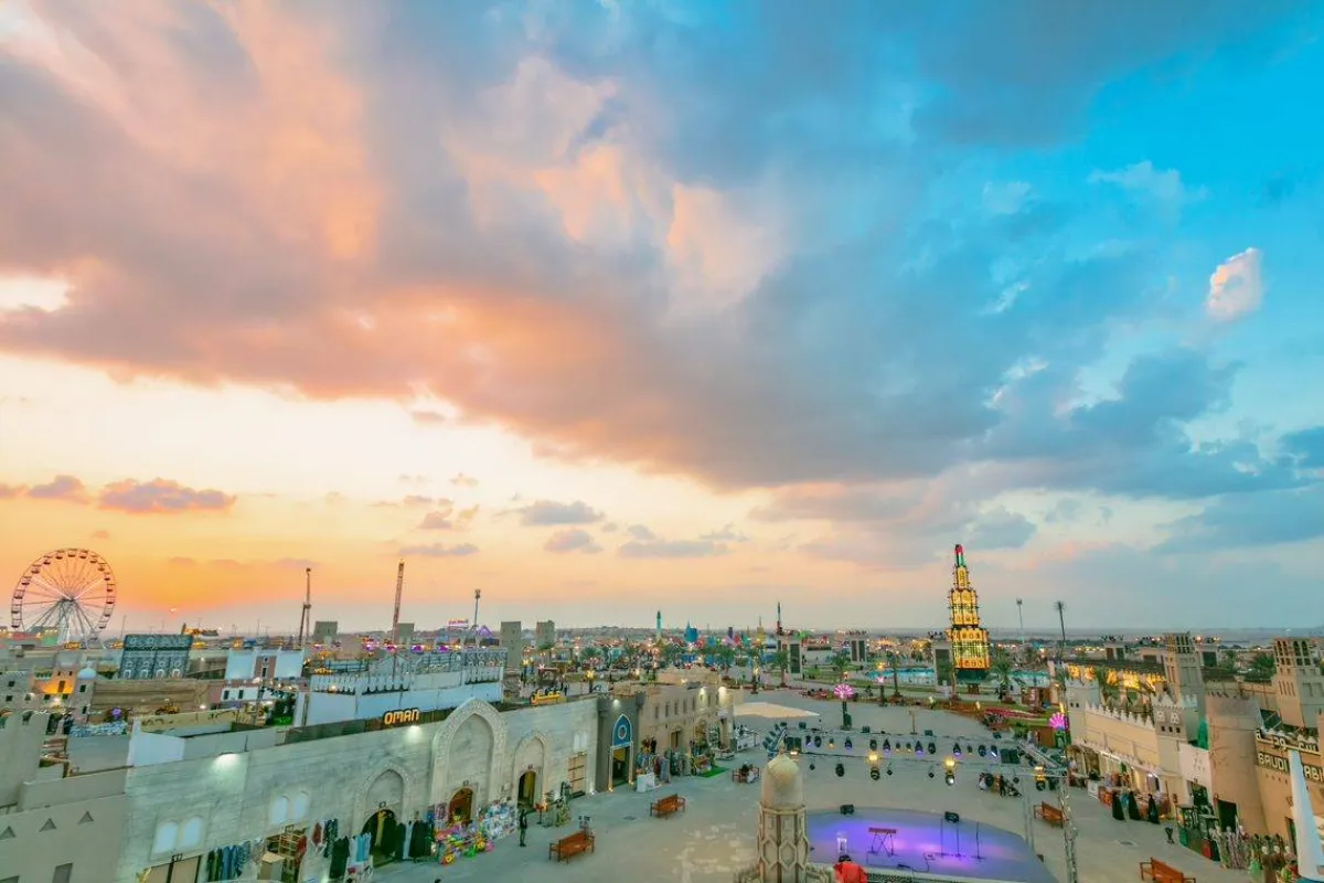 يستقطب أكثر من 22500 مشارك وعارض من حول العالم. الصورة من "وام"