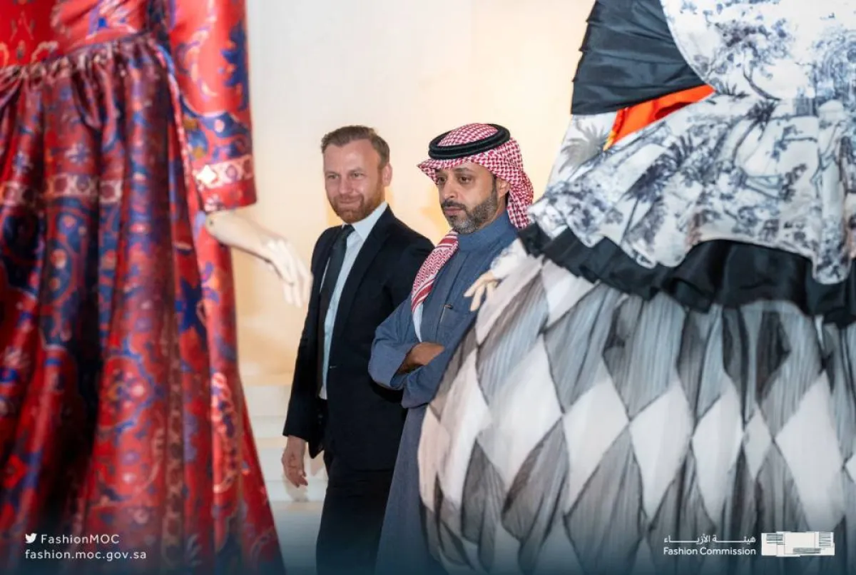 نائب وزير الثقافة يفتتح معرض "التراث السعودي" - الصورة من حساب هيئة الأزياء على تويتر