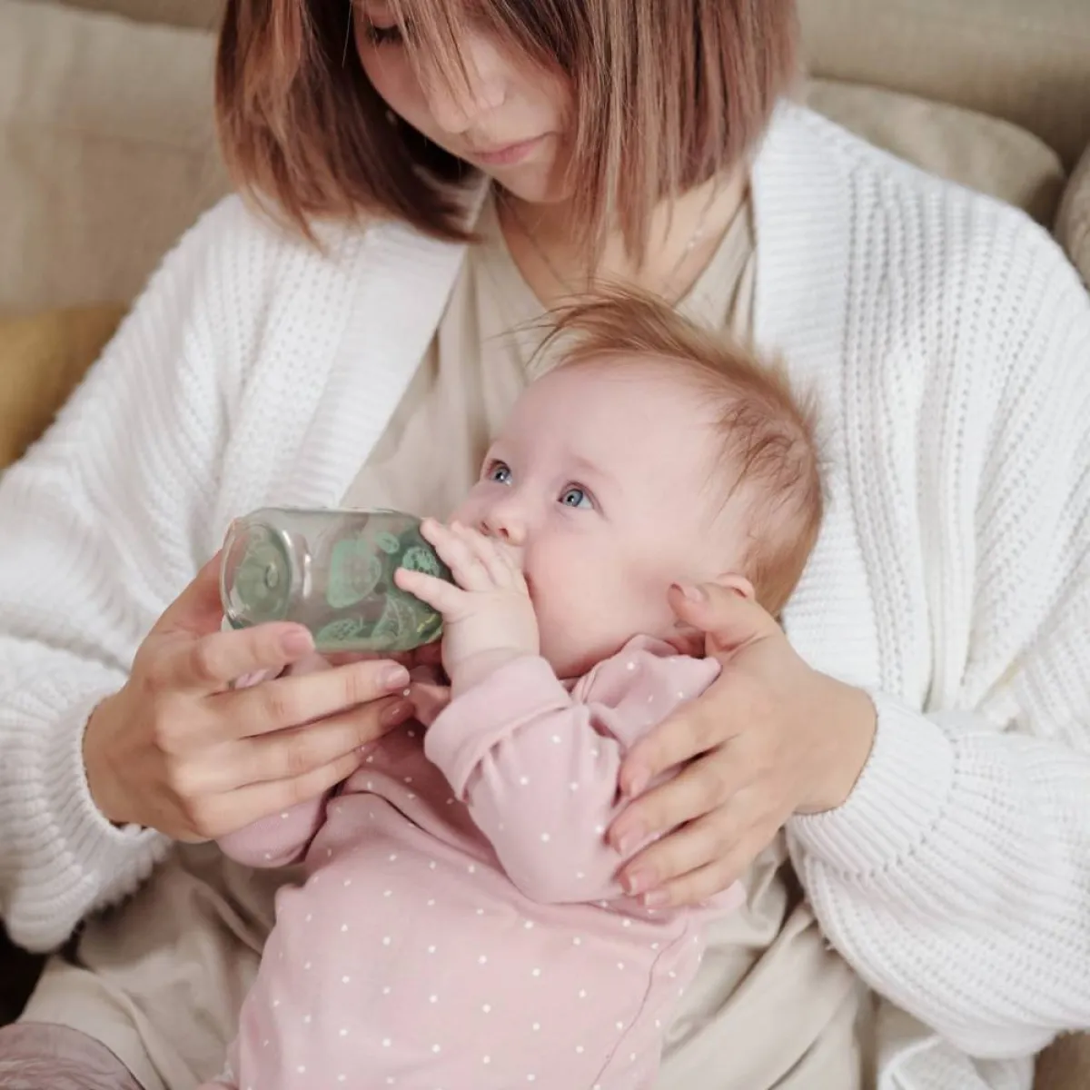 صورة لأم ورضيعها