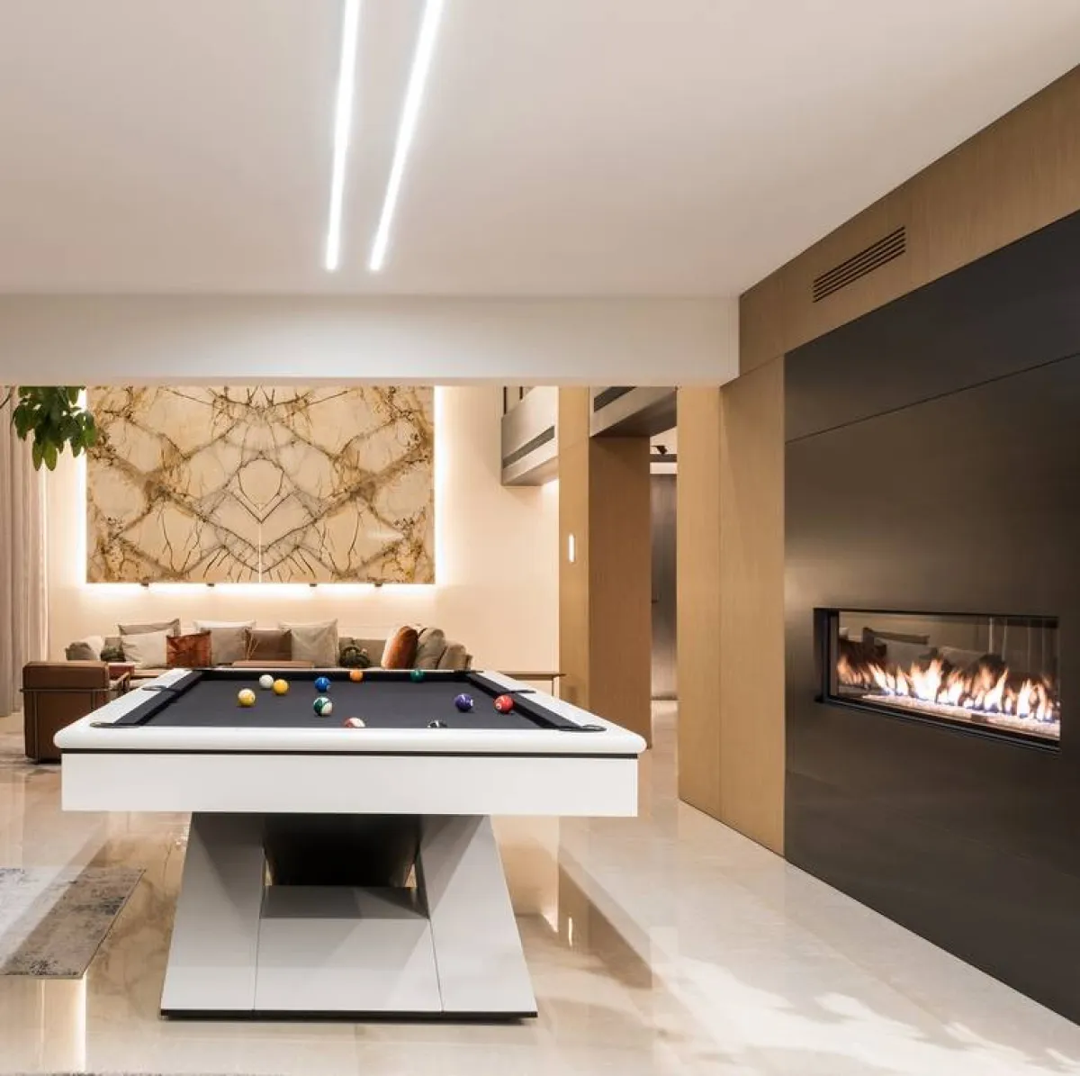 المدفأة نقطة جذب في الديكور الداخلي