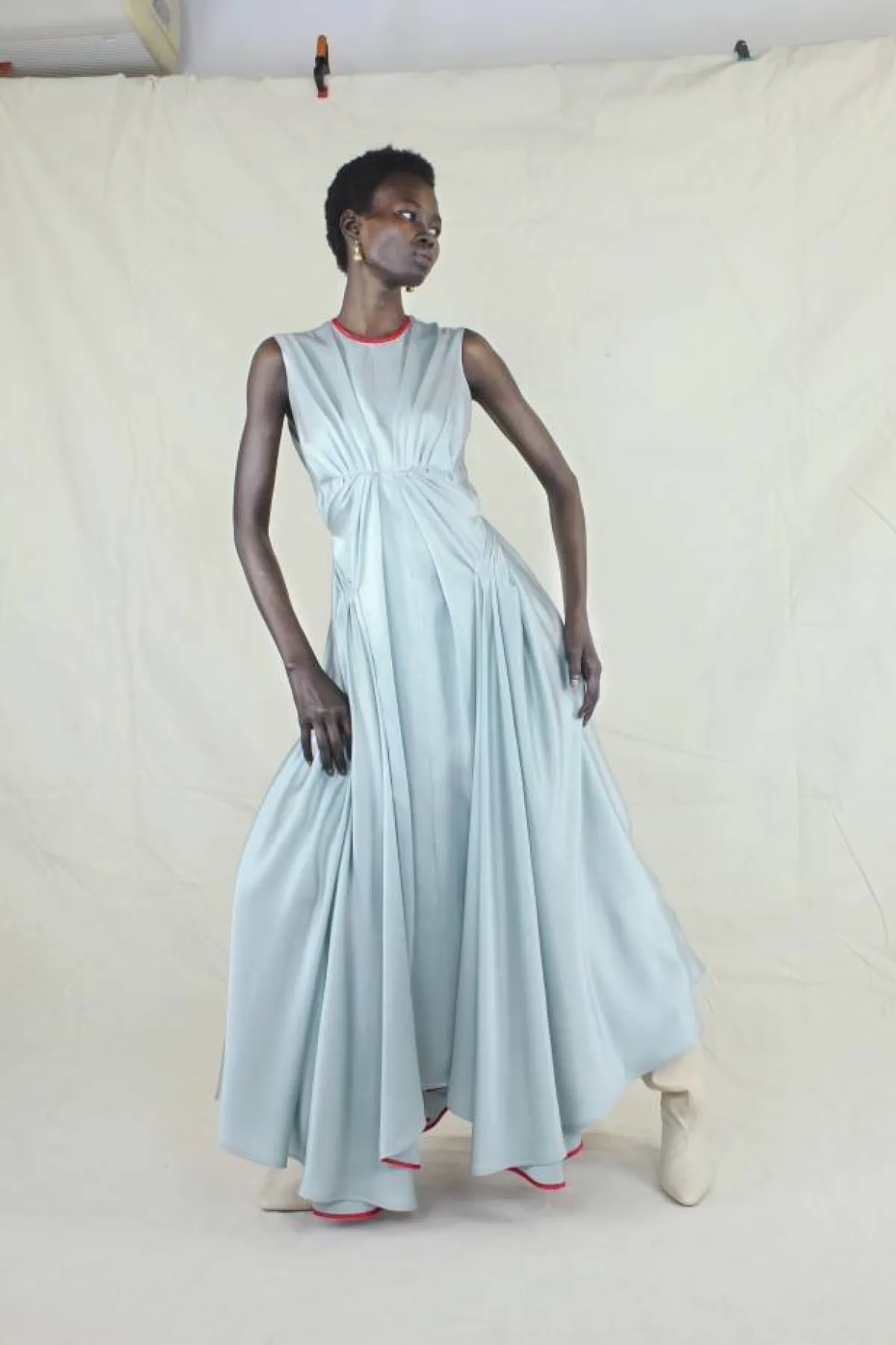 فستان سهرة من روكساندا أزرق ثلجي 