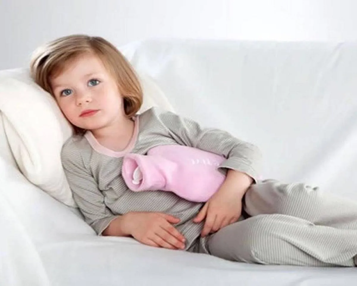 صورة لطفلة تعاني من مضاعفات الزائدة الدودية