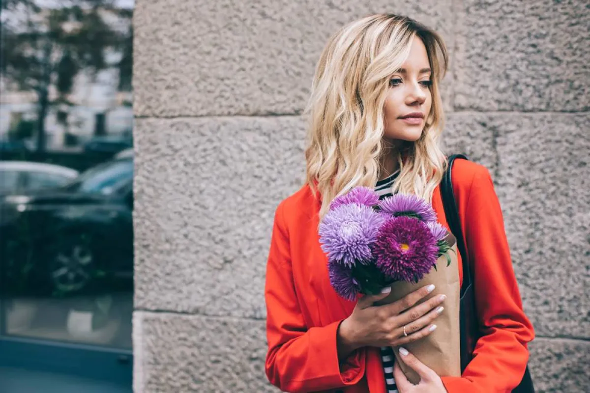 من الواجب تقديم الزائر هديّة للمضيف