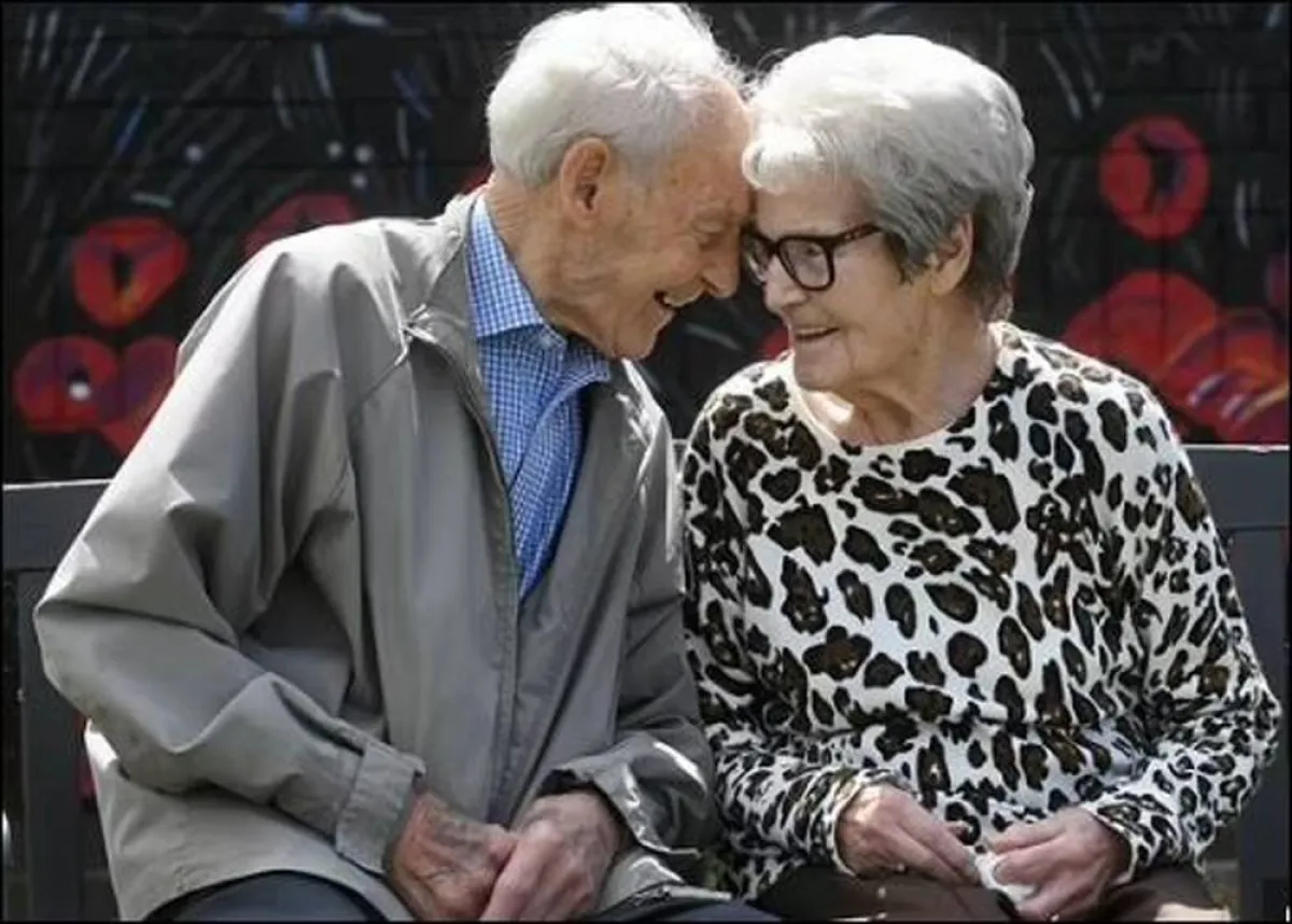 لحظة لقاء شقيقتين لأول مرة بعد 73 عامًا فتح ملف لقاء بعد فراق طويل