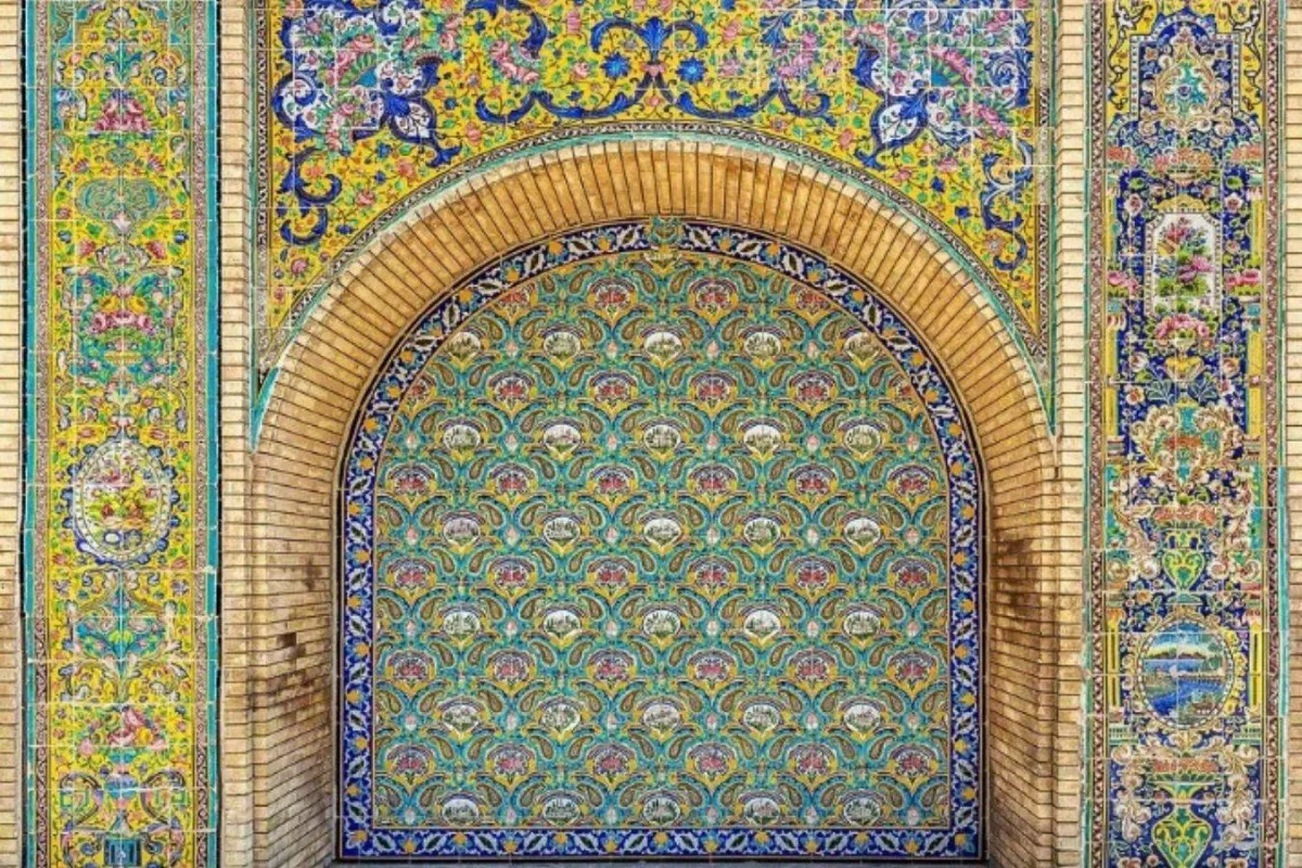 قشاني أو كاشاني هو أحد الفنون الزخرفية الفارسية