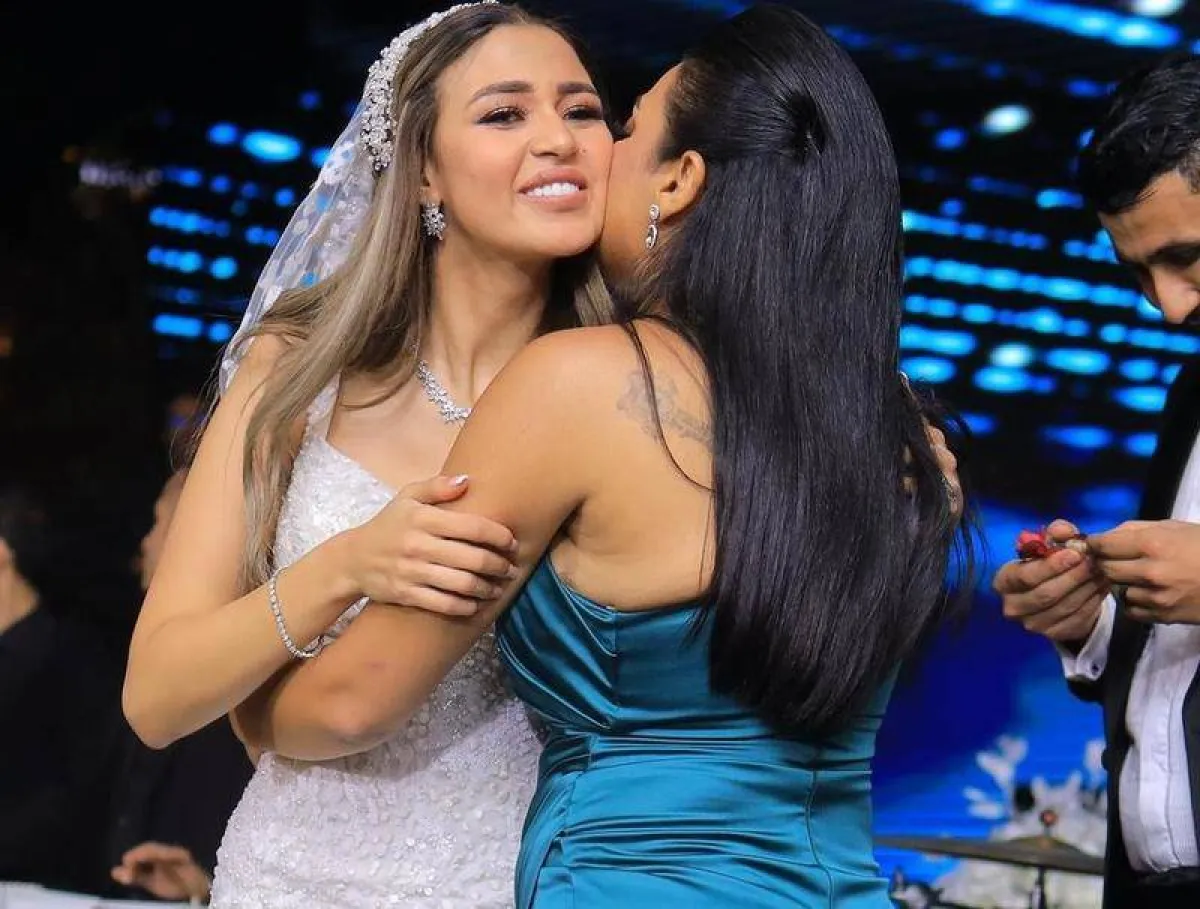 زوجة علي غزلان وخلود عز - الصورة من حساب خلود على انستغرام