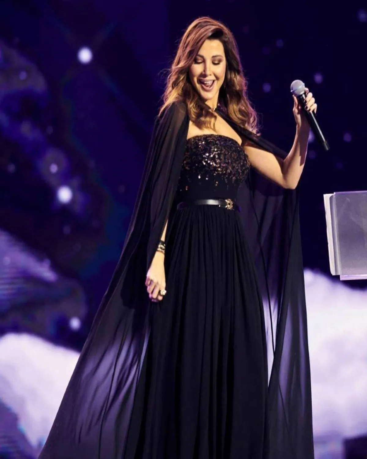 نانسي بفستان اسود