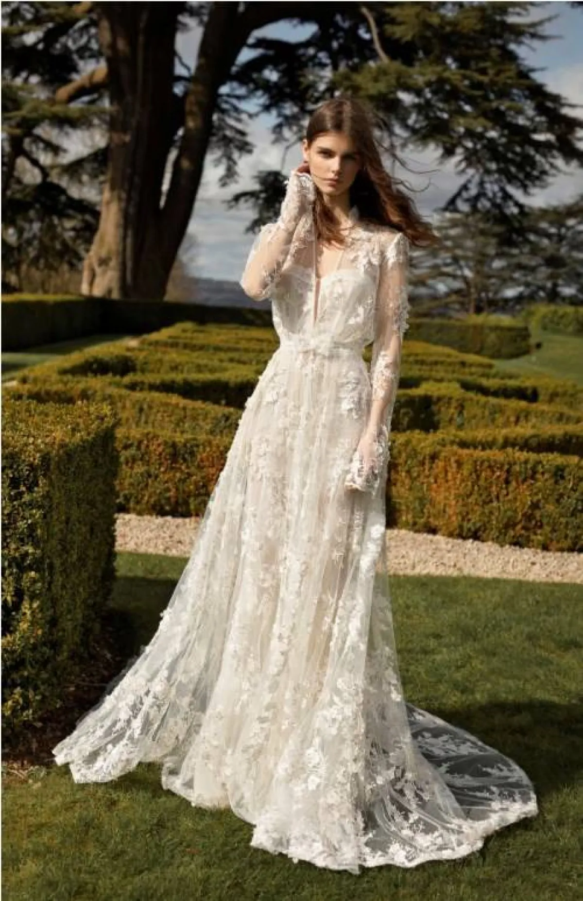 فستان مزيّن بالورود من غالا اكس باي غاليا لاهاف  Gala X By Galia Lahav