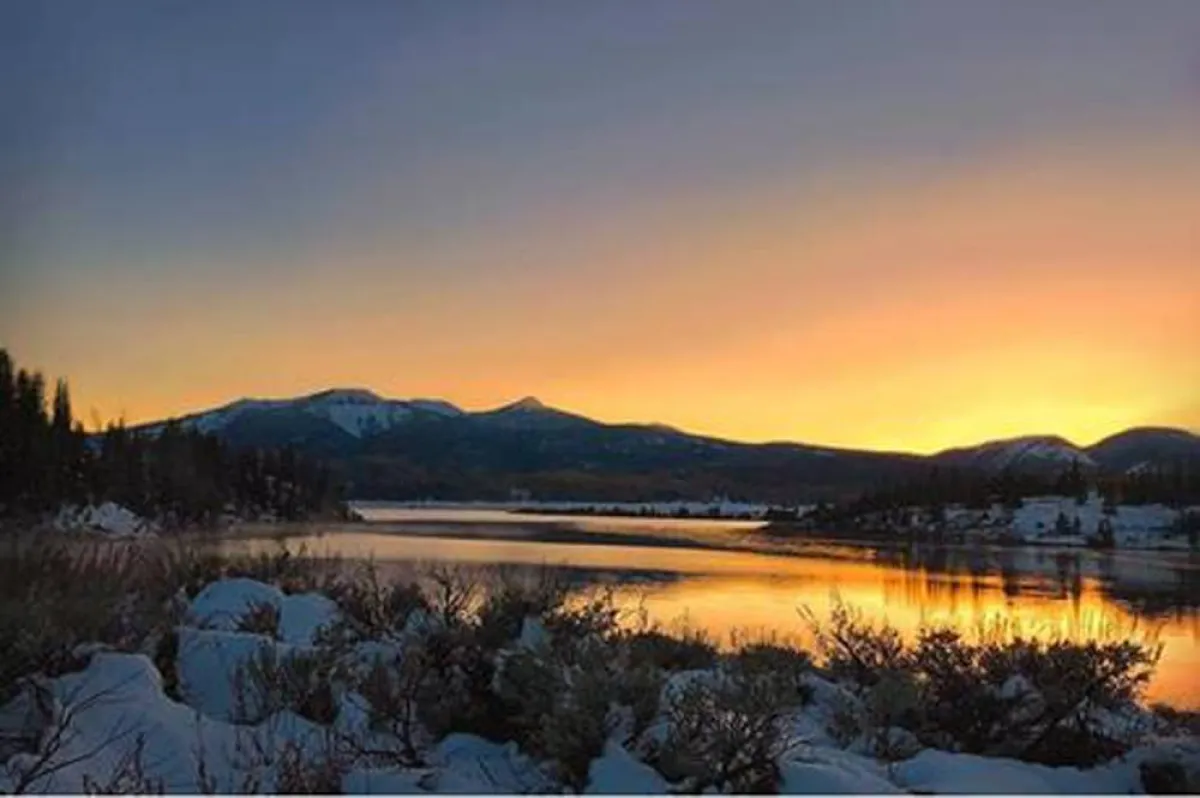 بحيرة كندية تصدر أصواتا غريبة تعيد الذاكرة لبعض المناطق الأخرى مشابهة 