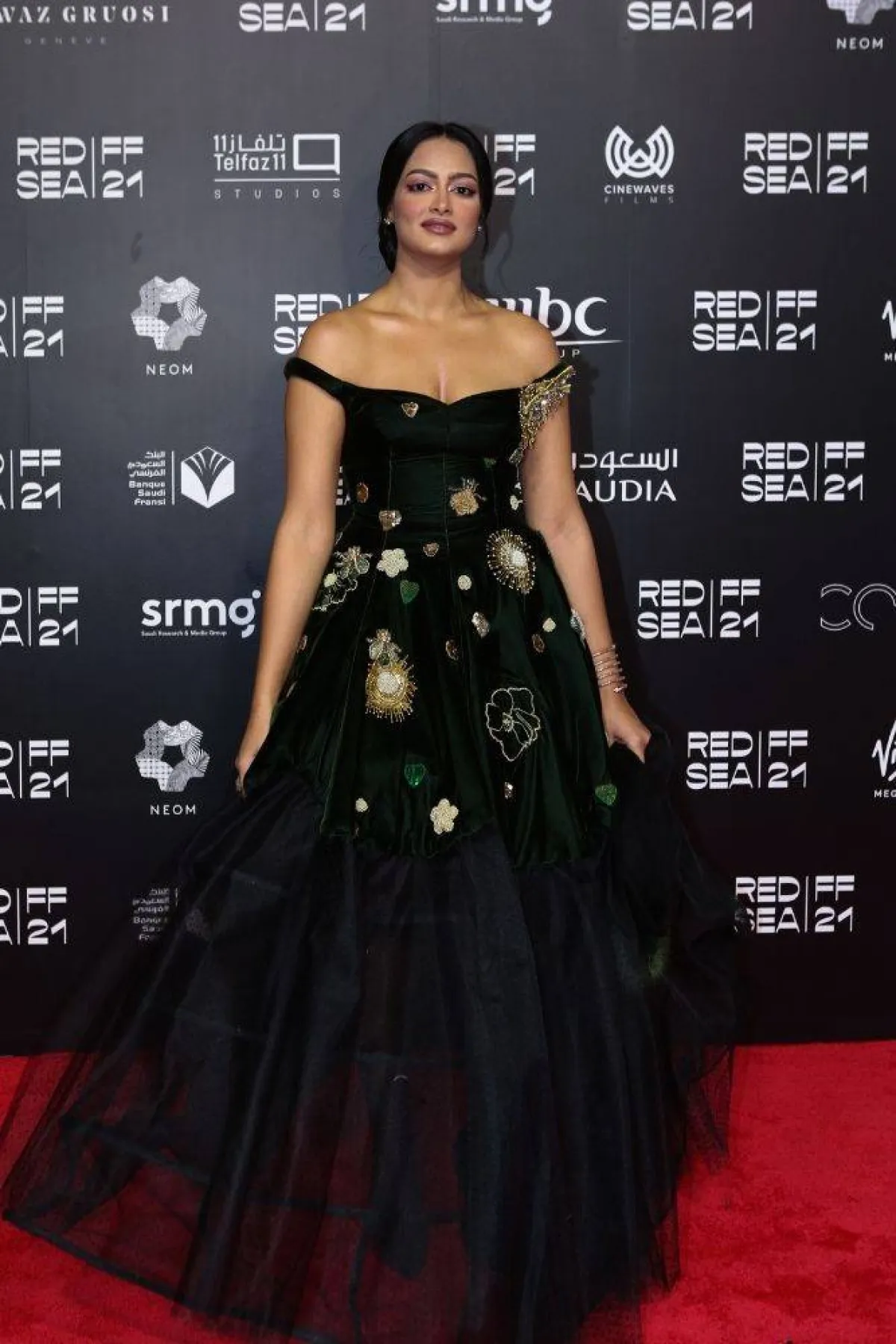 صورة تظهر أزياء الفنانة في فؤاد