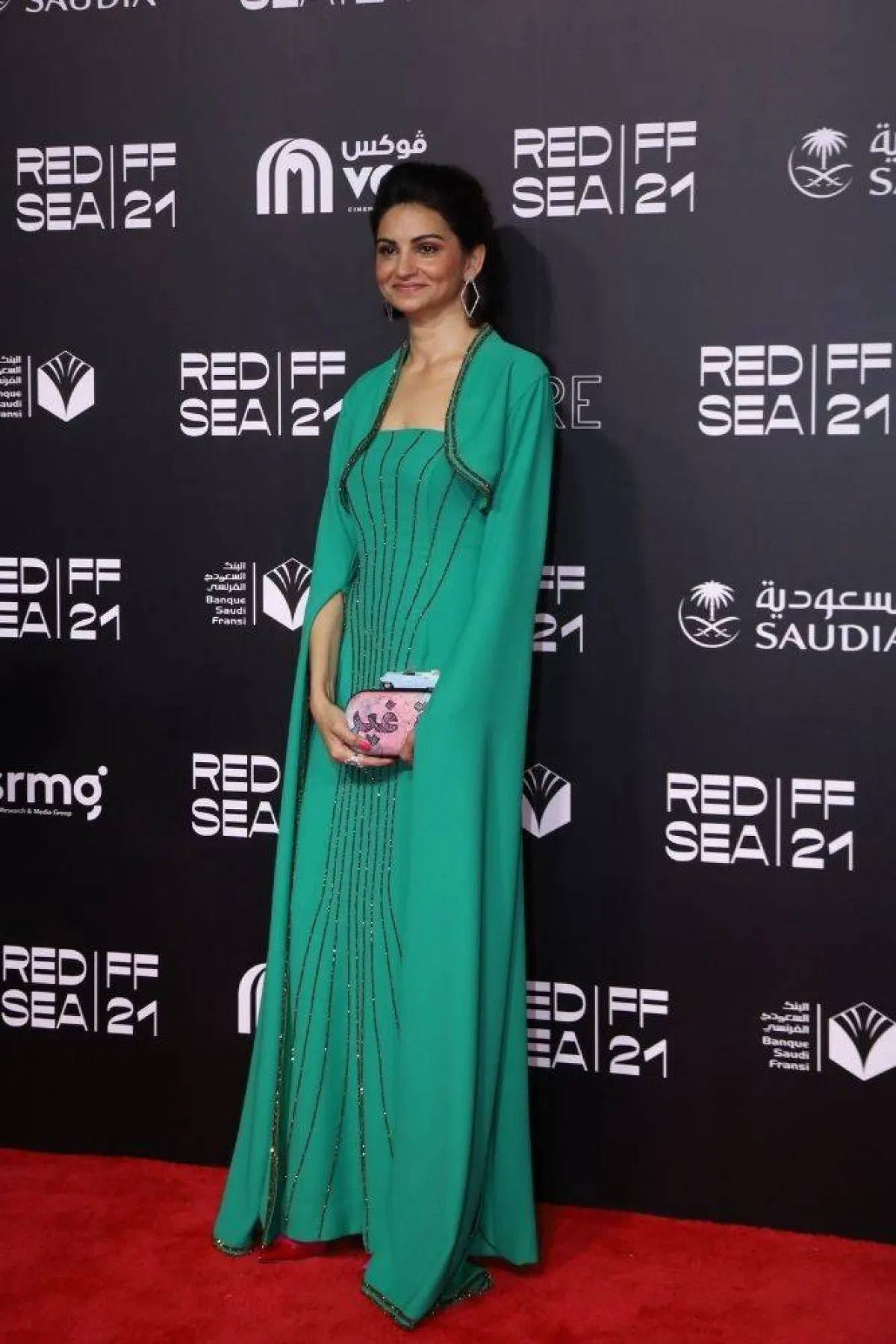 صورة تظهر أزياء الفنانة عهد كامل