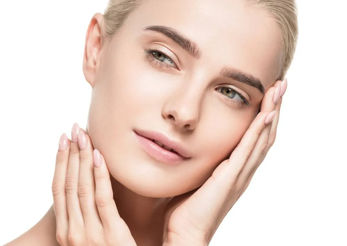 ما الفرق بين البشرة الحساسة والبشرة المتحسسة ؟