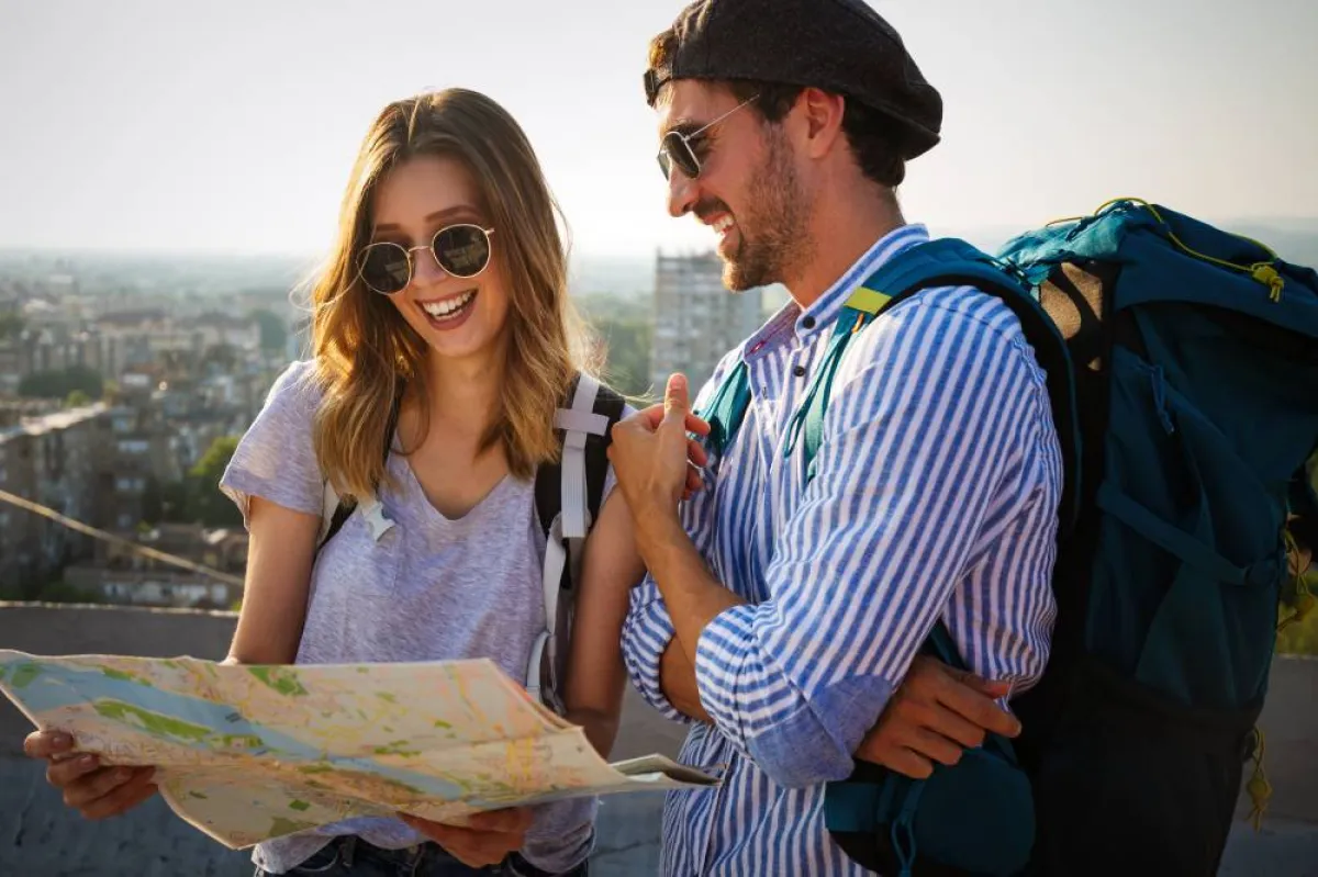 الاستمتاع لخبرات الآخرين