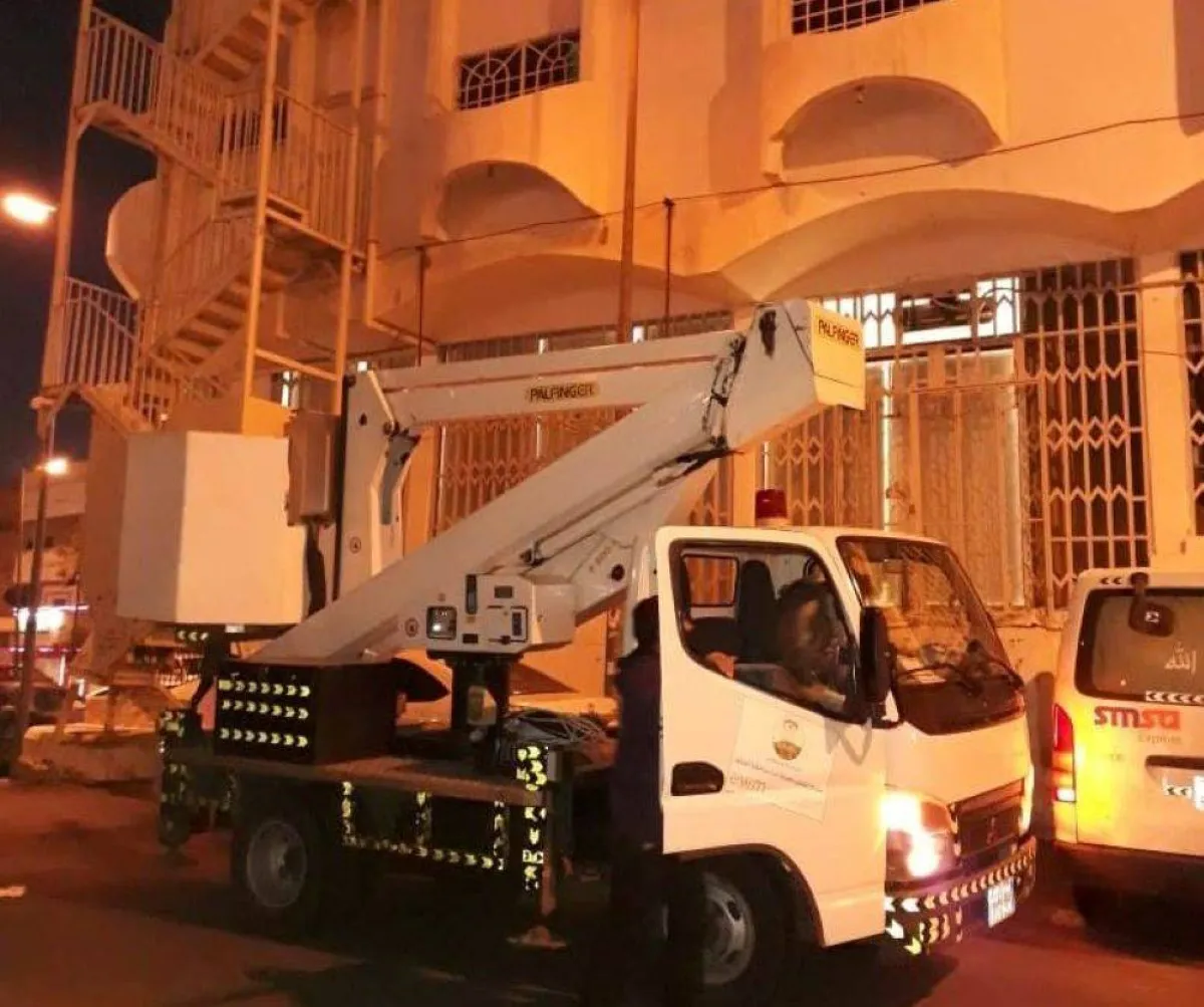 إصلاح واستبدال 2900 عمود إنارة بشوارع وأحياء الطائف