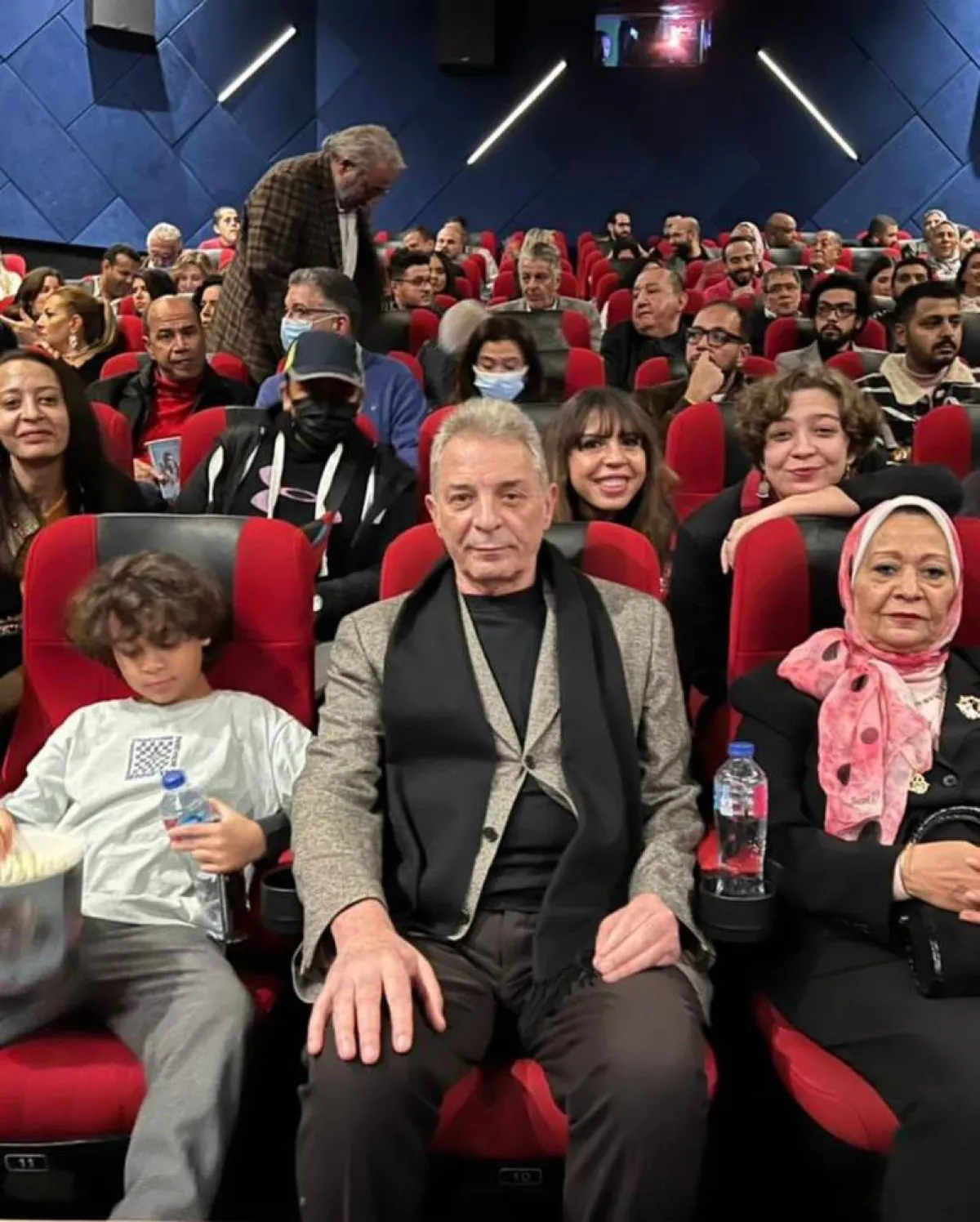 حميدة برفقة زوجته وحفيده في العرض الخاص لريتسا - الصورة من حساب حميدة على انستغرام