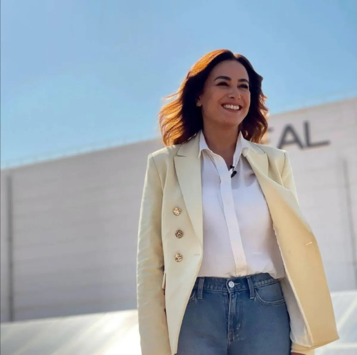 إطلالات النجمات بالجينز