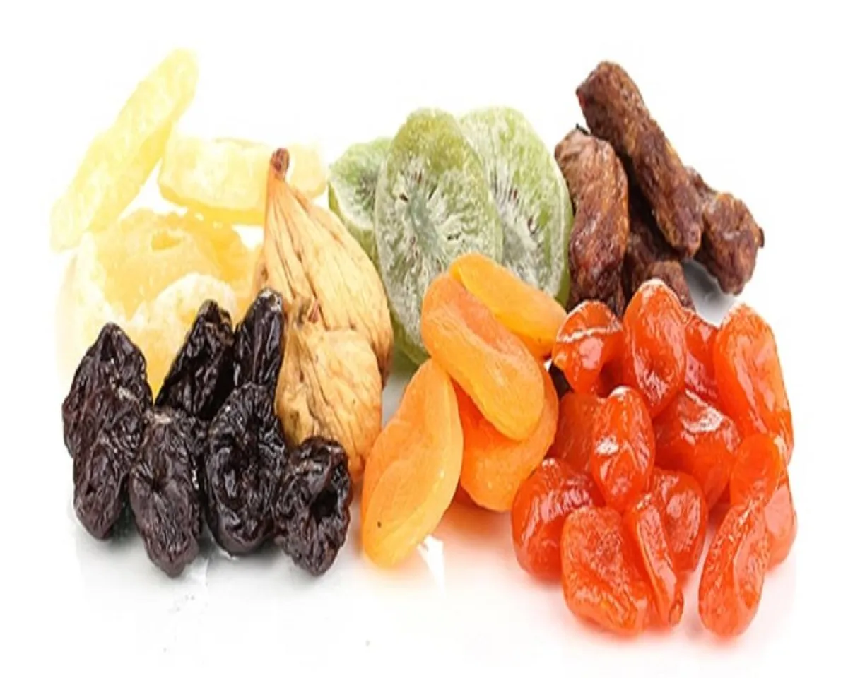 صورة لكمية من الفواكه المجففة