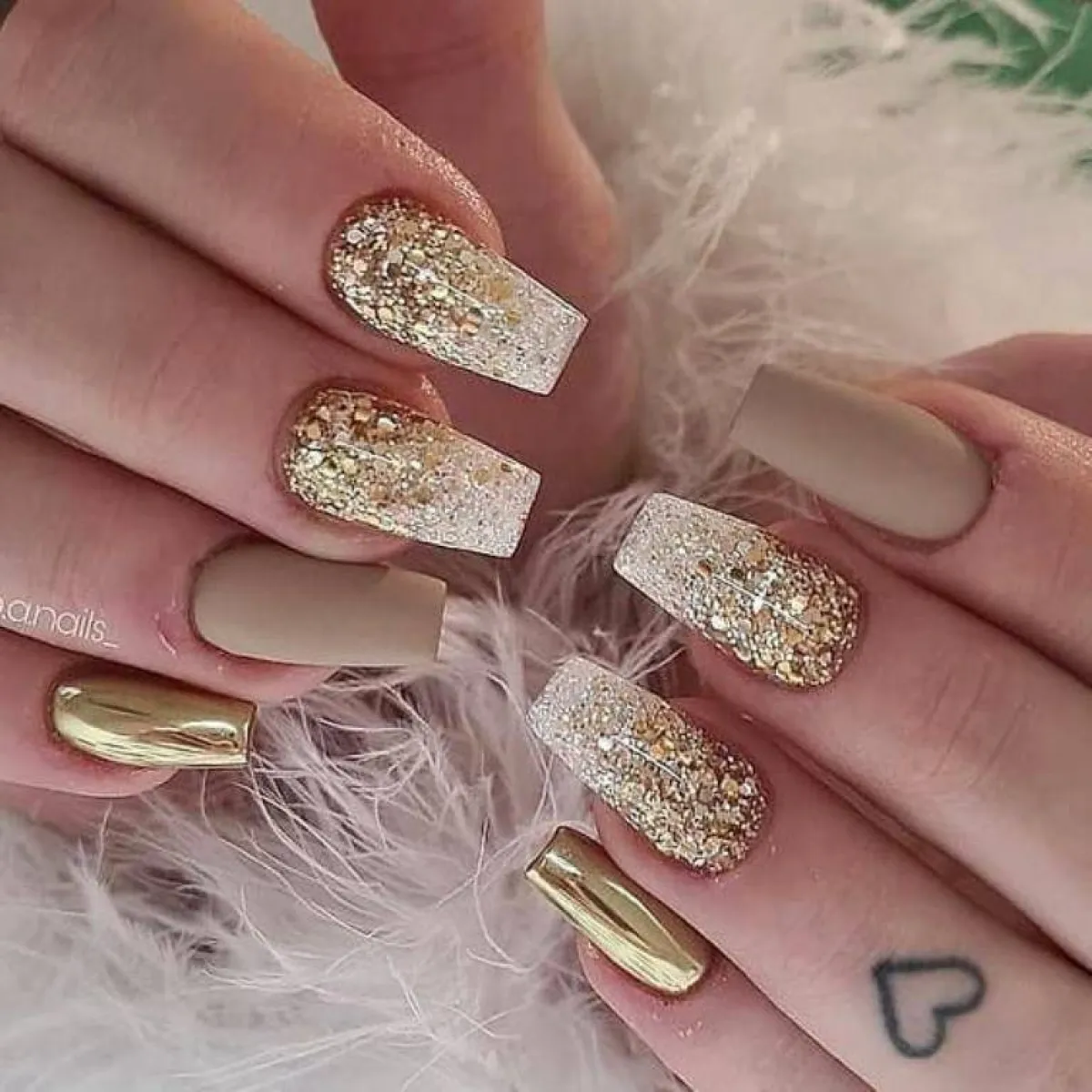 صيحة المناكير