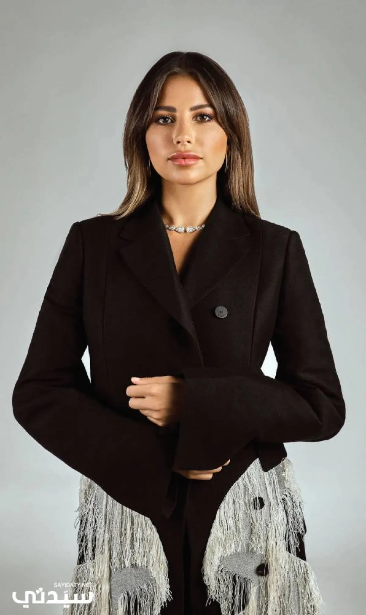 إطلالة سارة مراد الثانية في جلسة تصوير سيدتي للعدد 2127