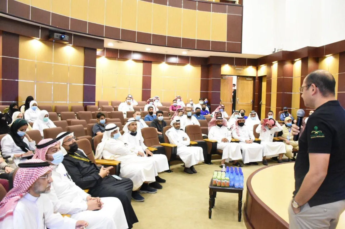 مجمع مكة المكرمة الصحي يطلق مبادرة المناقشة المستديرة للأطباء
