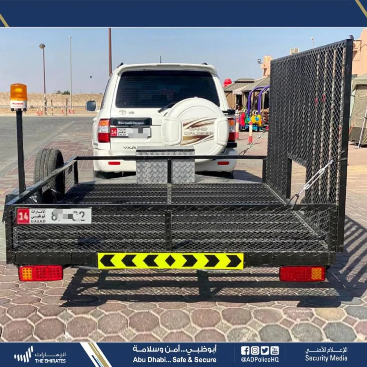 شرطة أبوظبي: 1000 درهم غرامة للمقطورات غير الملتزمة بشروط السلامة - الصورة من حساب شرطة أبوظبي على تويتر