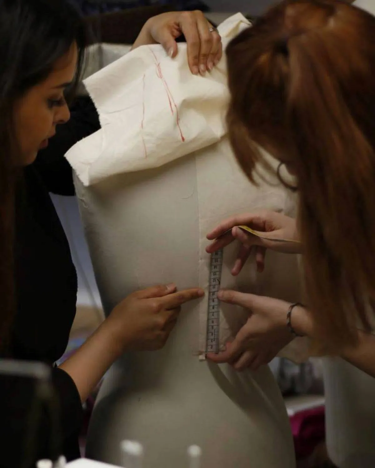 تجهيزات تصميم هلا الغرباوي