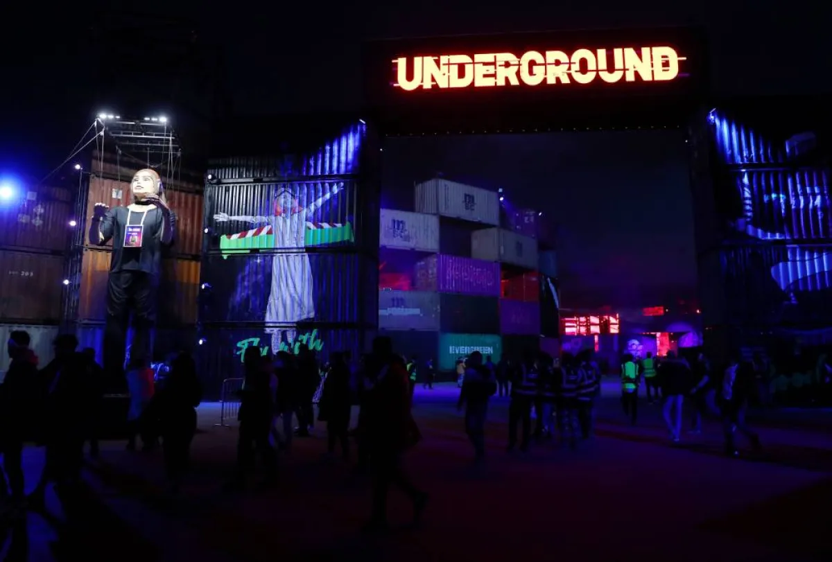 من العروض المتجولة في ميدل بيست -الصورة خاصة بـ"سيدتي" تصوير-  صالح الغنام 