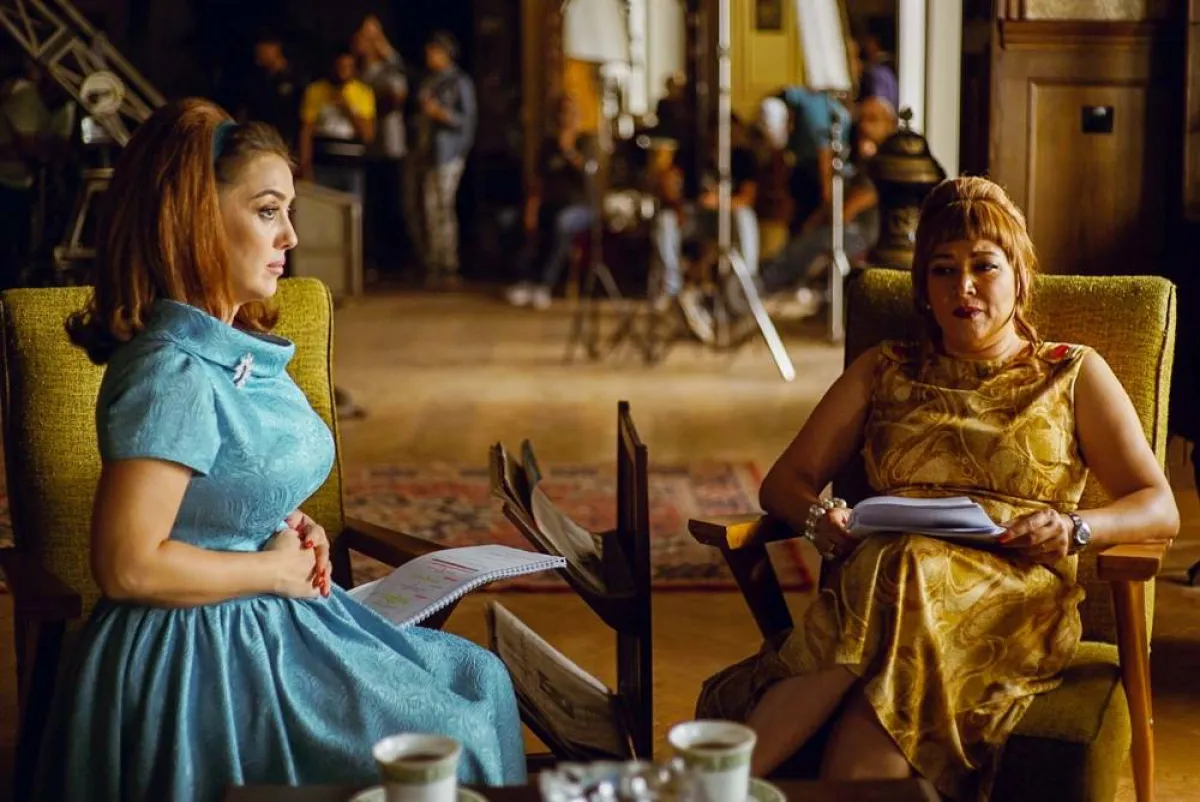 كندة علوش وانتصار في كواليس ما قبل تصوير مسلسل ستات بيت المعادي - الصورة من المسؤول الإعلامي لمجموعة mbc