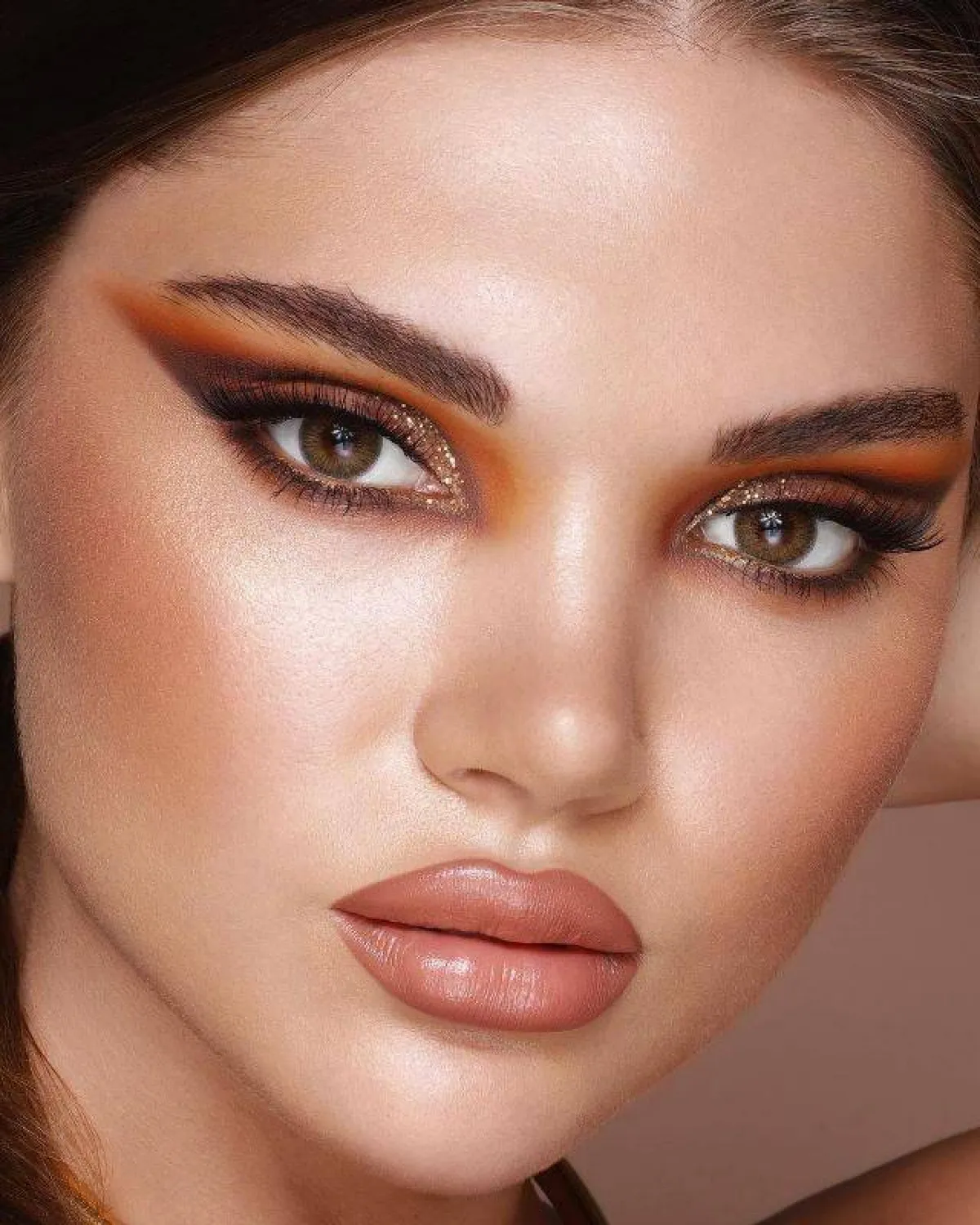 مكياج عيون لحفلة رأس السنة 2022