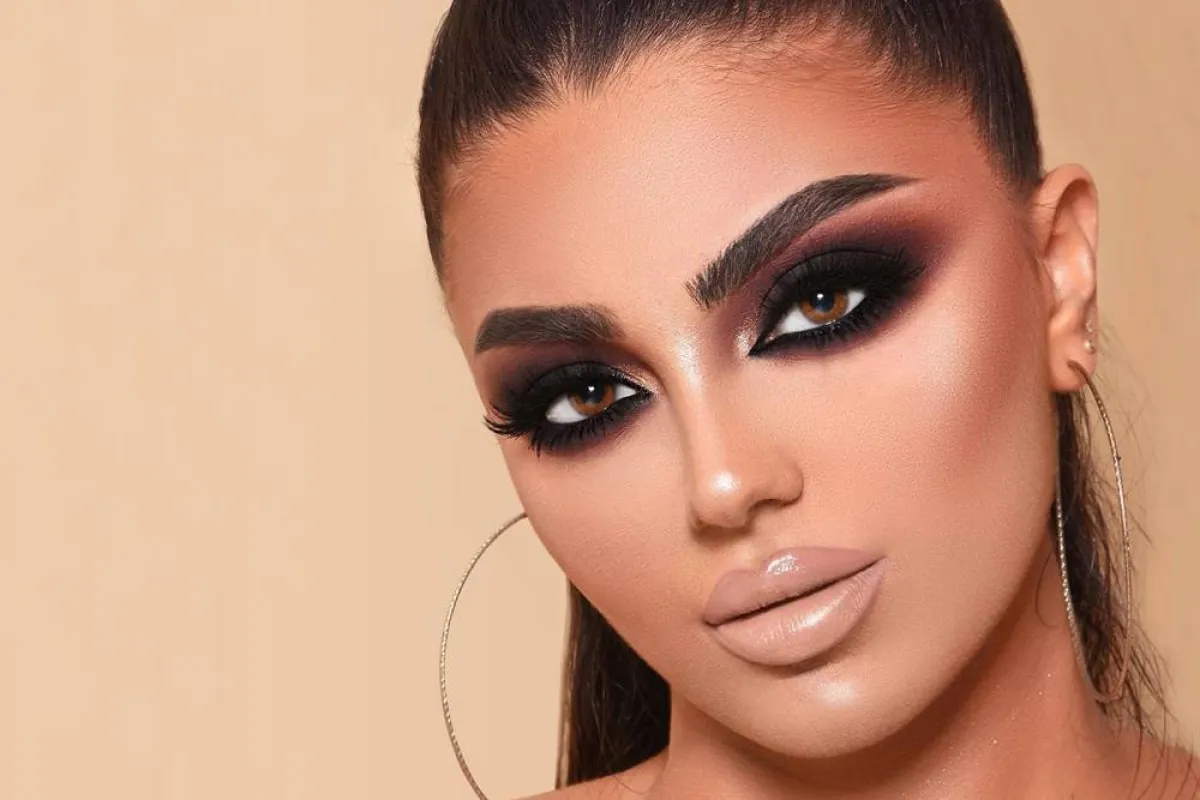 مكياج عيون لحفلات رأس السنة 2022