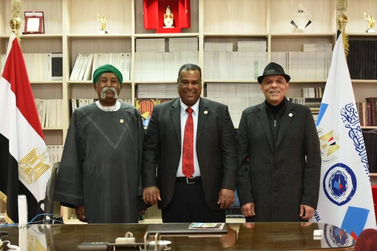 اجتماع  جمال ياقوت رئيس مهرجان القاهرة  للمسرح التجريبي، و اسماعيل عبد الله  الأمين العام للهيئة العربية للمسرح، والسفير علي مهدى الأمين العام للهيئة الدولية للمسرح - الصورة من حساب المهرجان على الفيس بوك