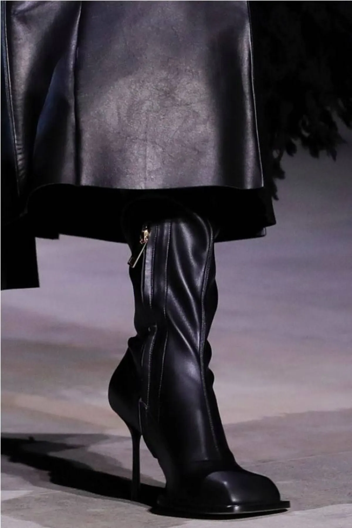 كيف تنسّقين الأحذية المربّعة من سبورتماكس   Sportmax