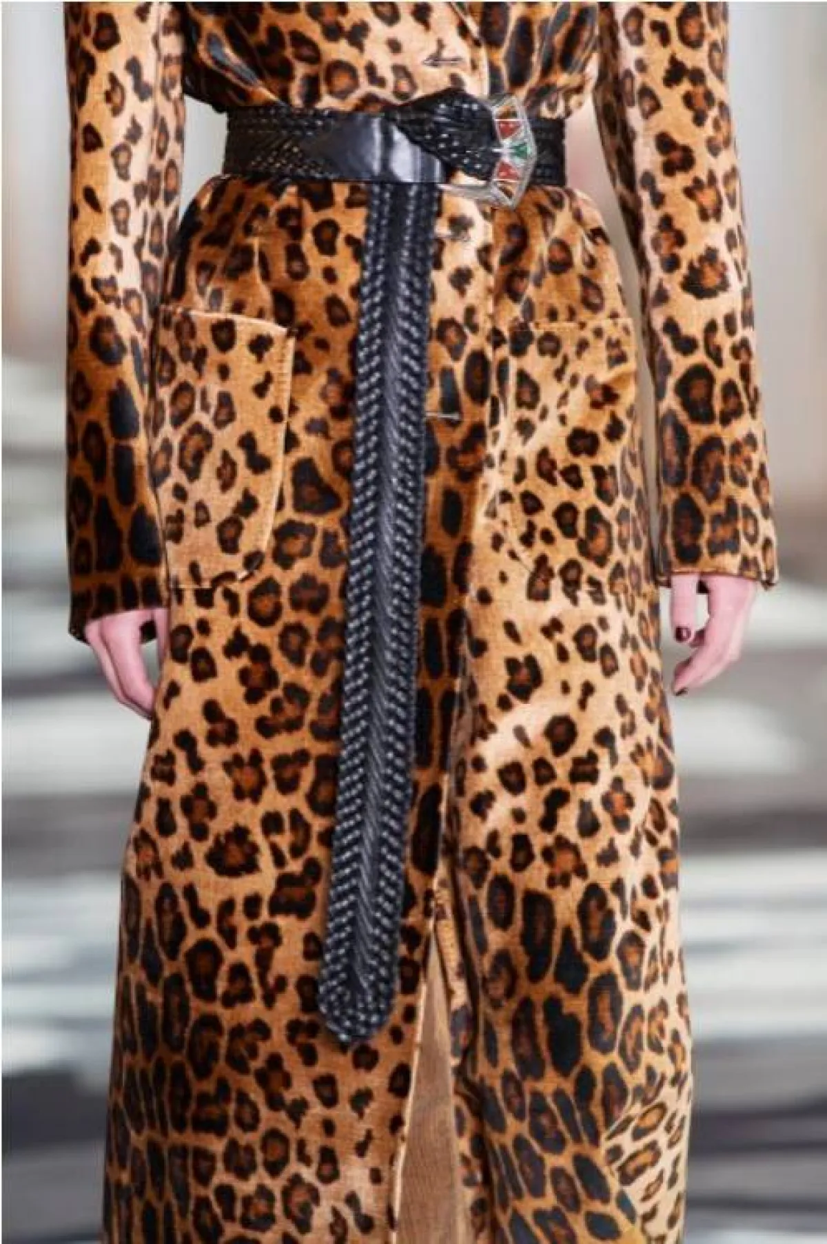 حزام الخصر مع المعطف الشتوي من إيترو  Etro