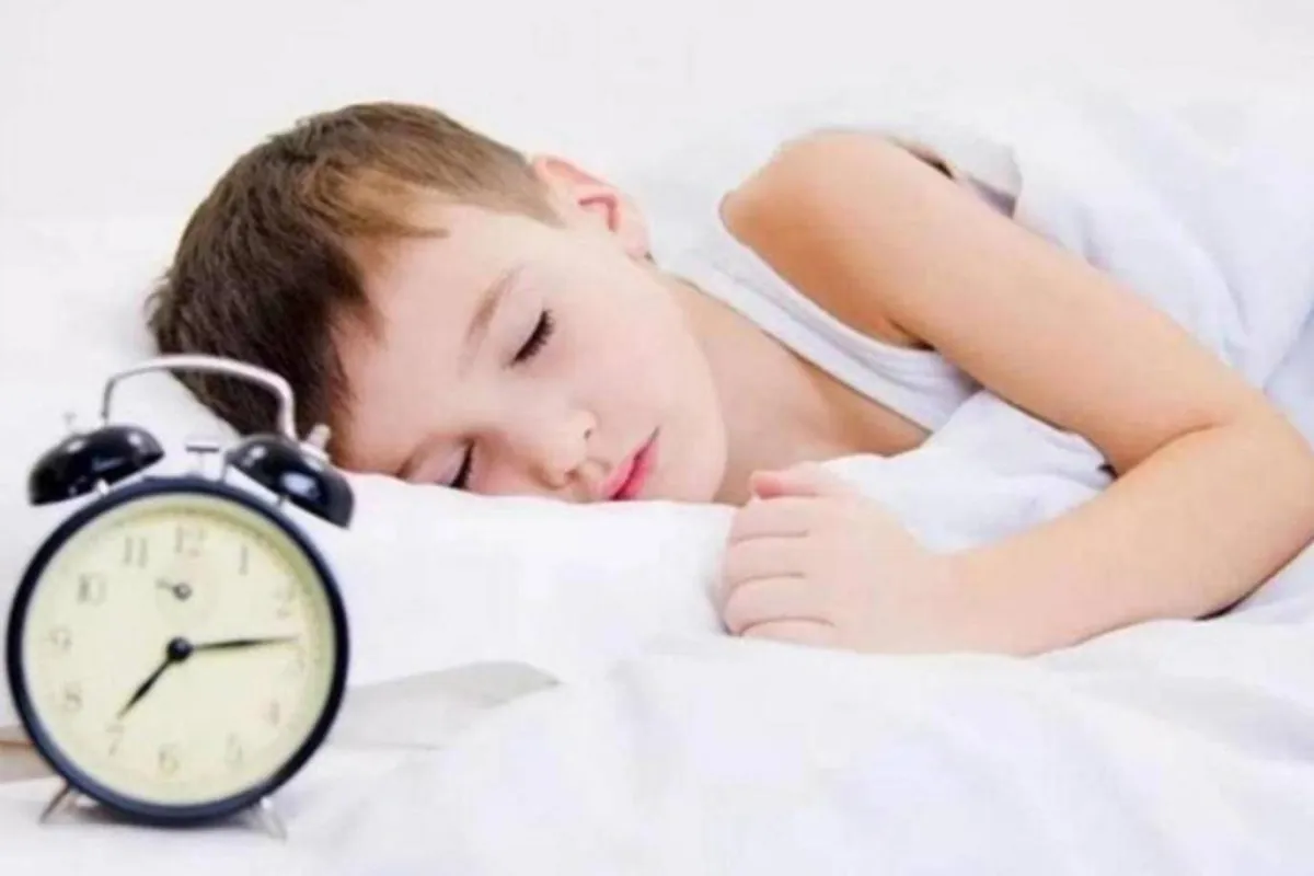 صورة لطفل مستغرقا في النوم