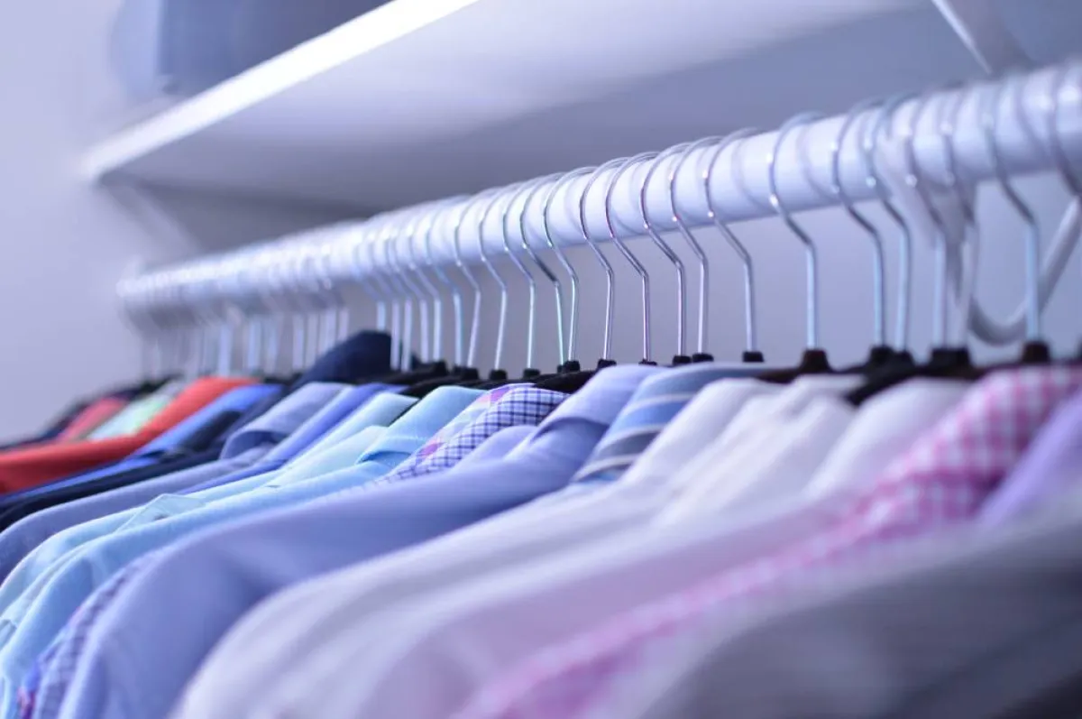 من الضروري تهوية خزانة الملابس 