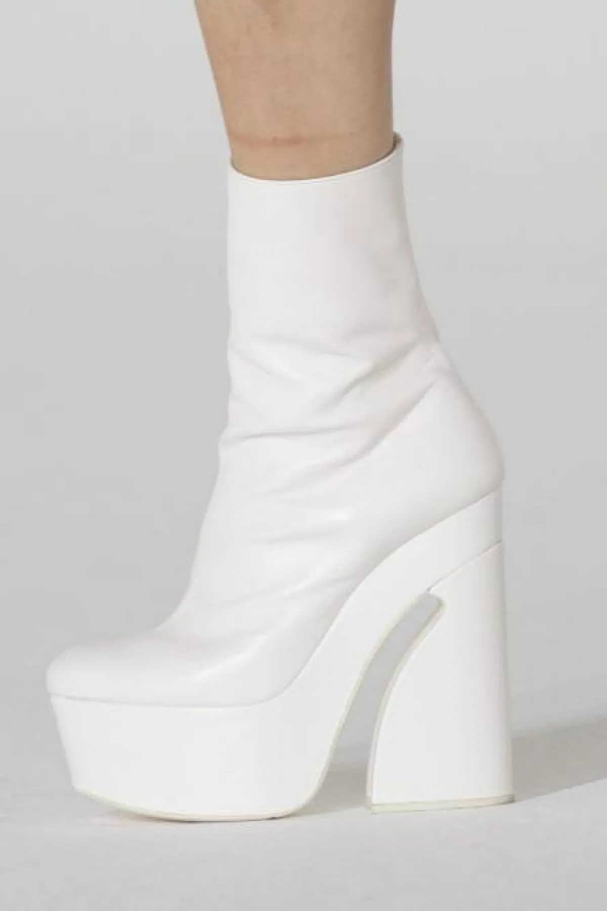 جيامباتيستا فالي Giambattista Valli