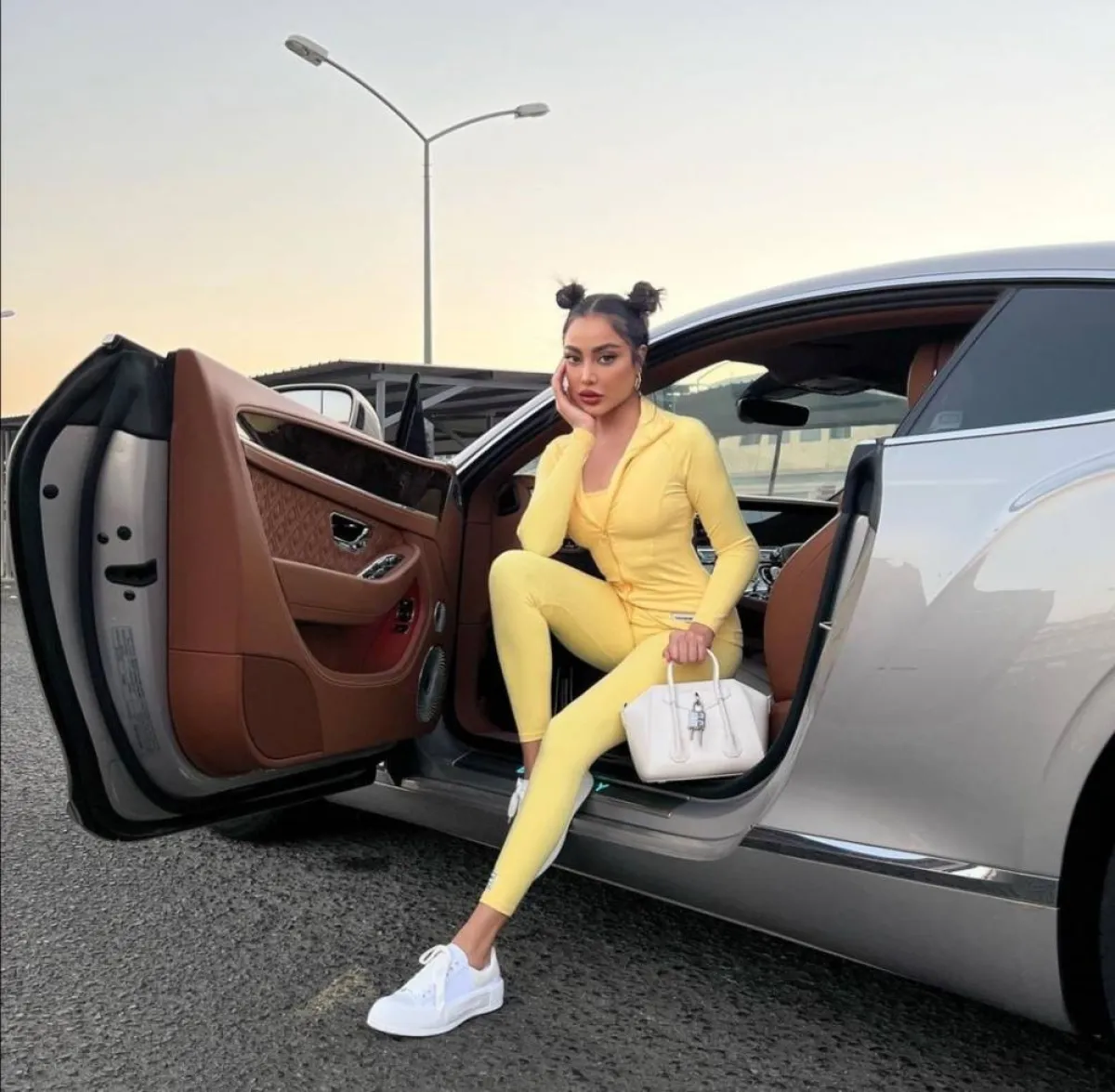 حقائب فاطمة المؤمن