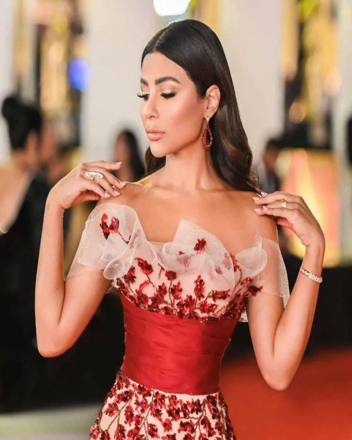 مهيرة عبدالعزيز بمجوهرات فاخرة