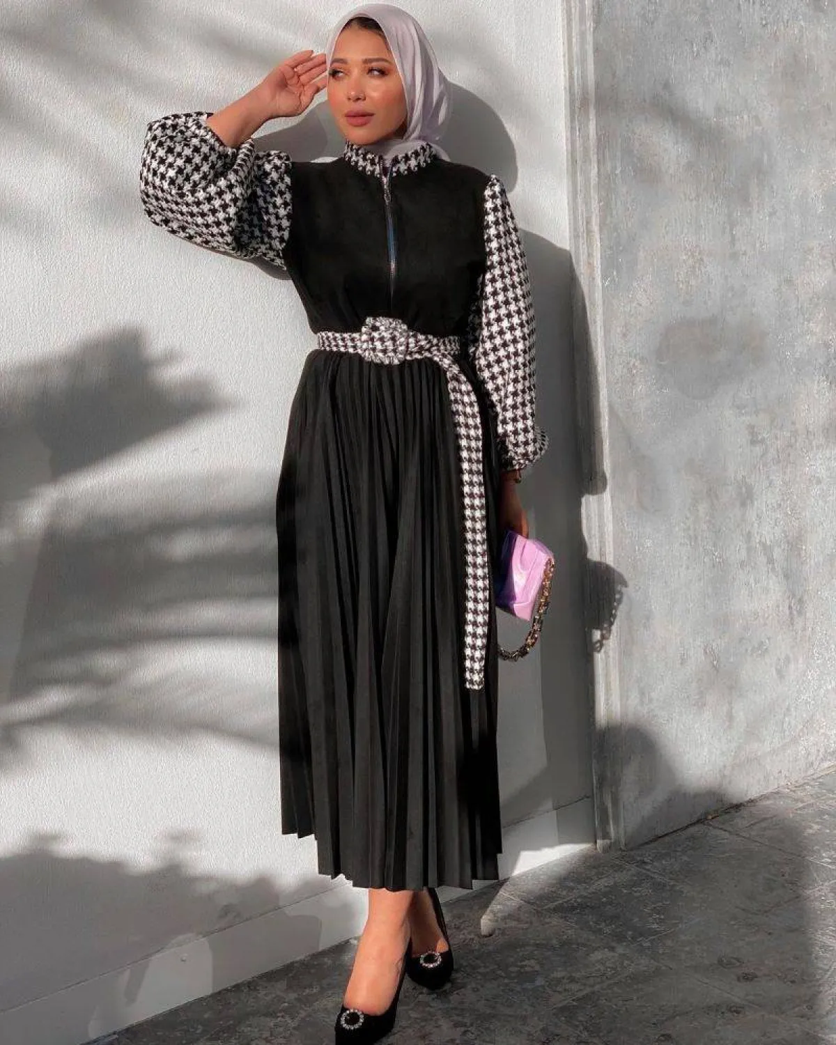 حنان الحكيم بفستان كاروهات