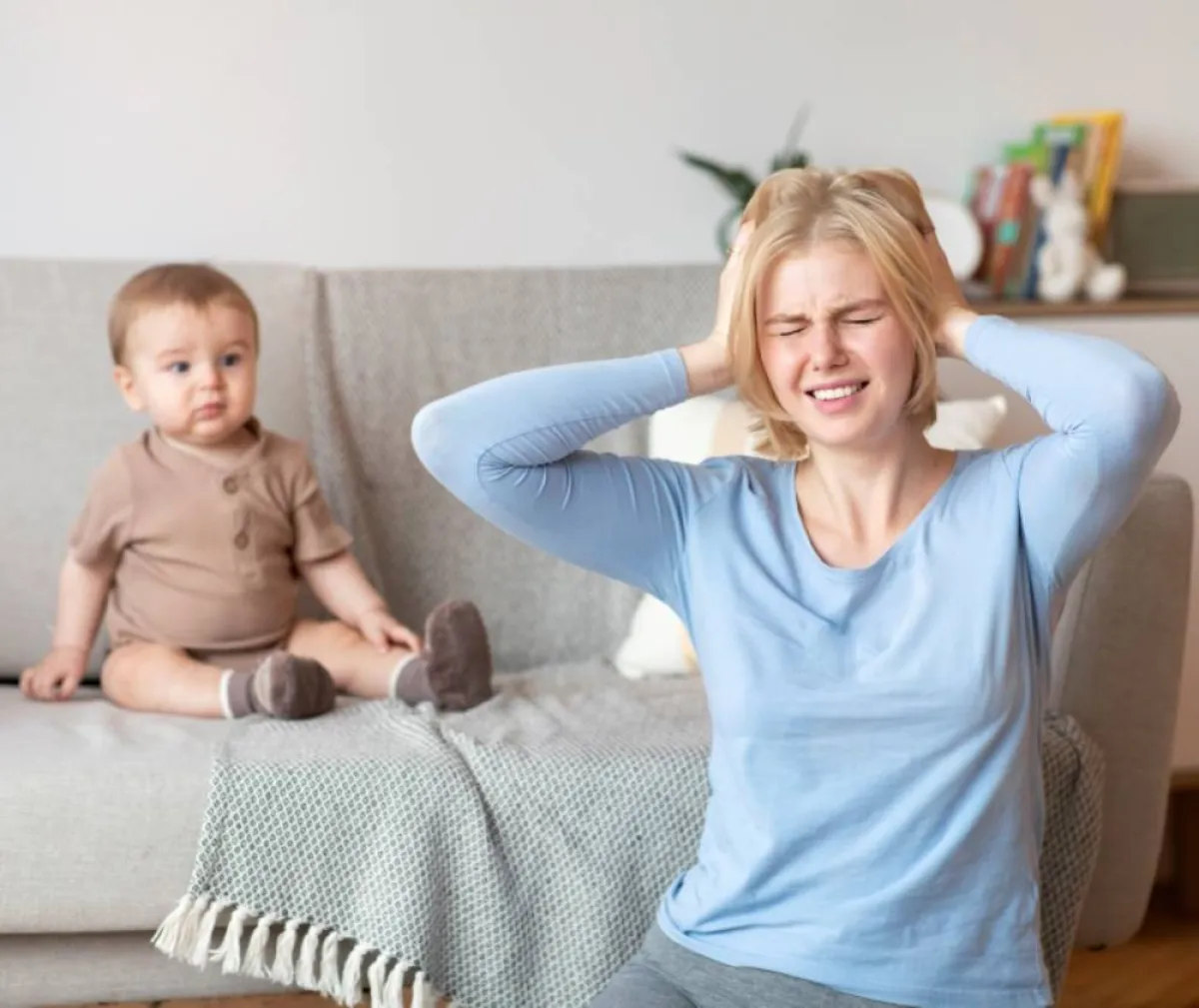 صورة لأم تعاني من اكتئاب ما بعد الولادة
