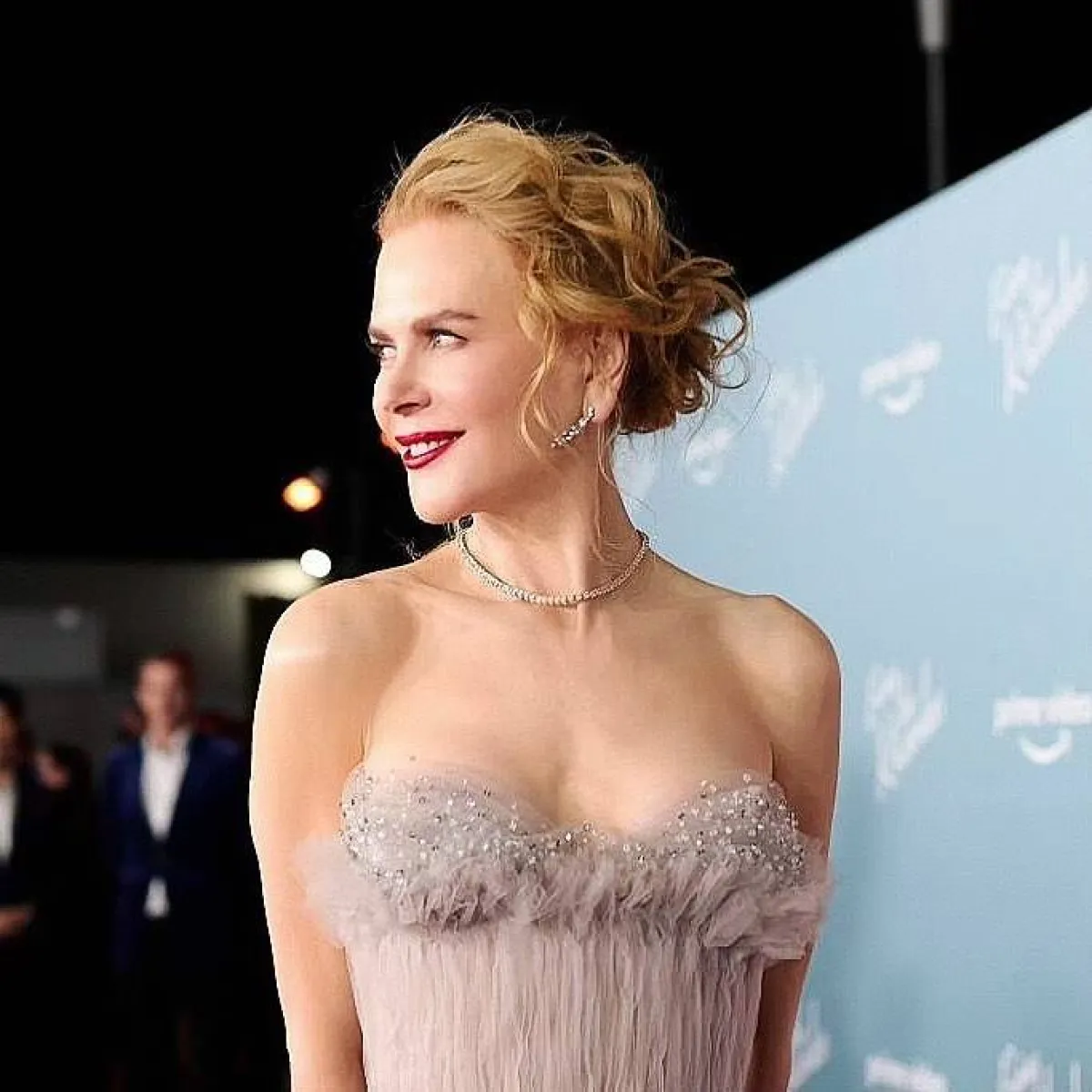 نيكول كيدمان بقلادة شوكر من الألماس الأبيض