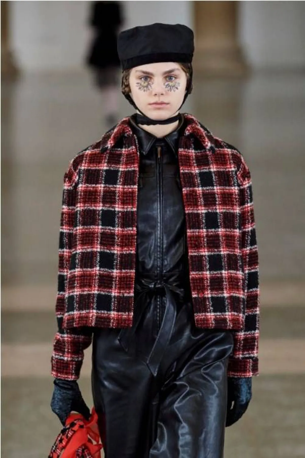 المربّعات الطولية للجاكيت المقلّم من بورا أكسو  Bora Aksu