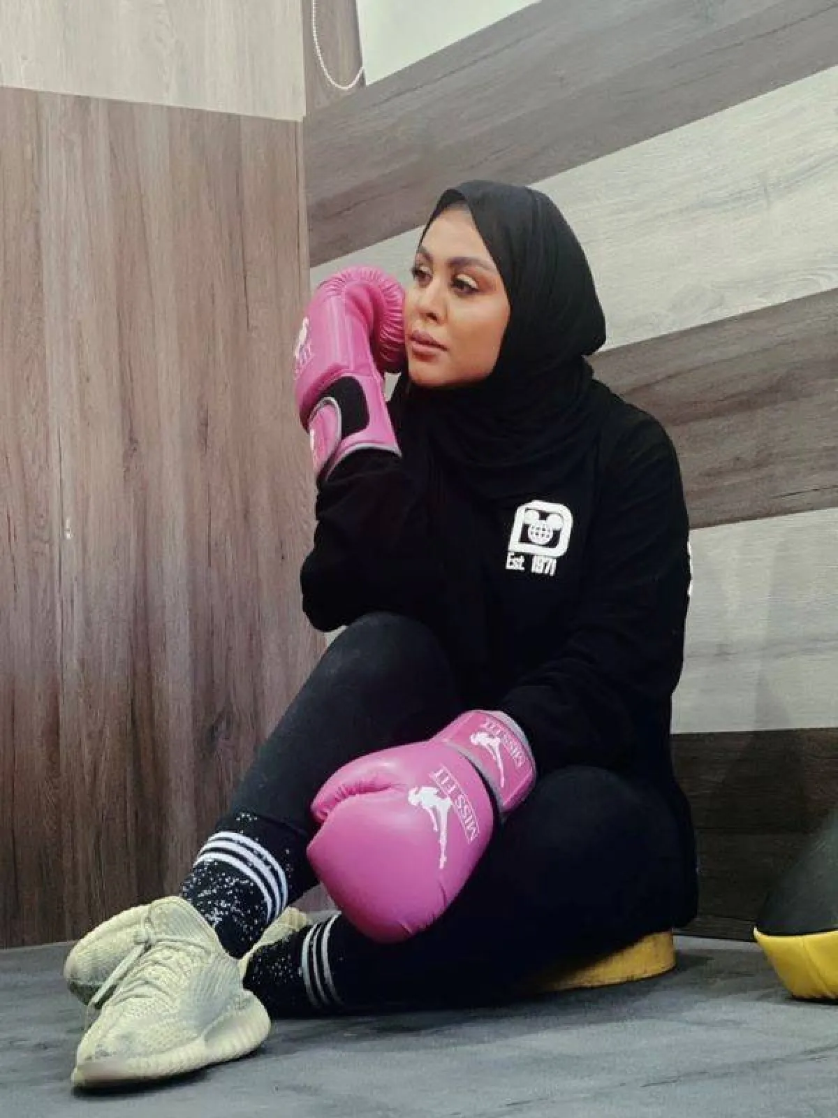 لجين الظفيري باطلالة مريحة